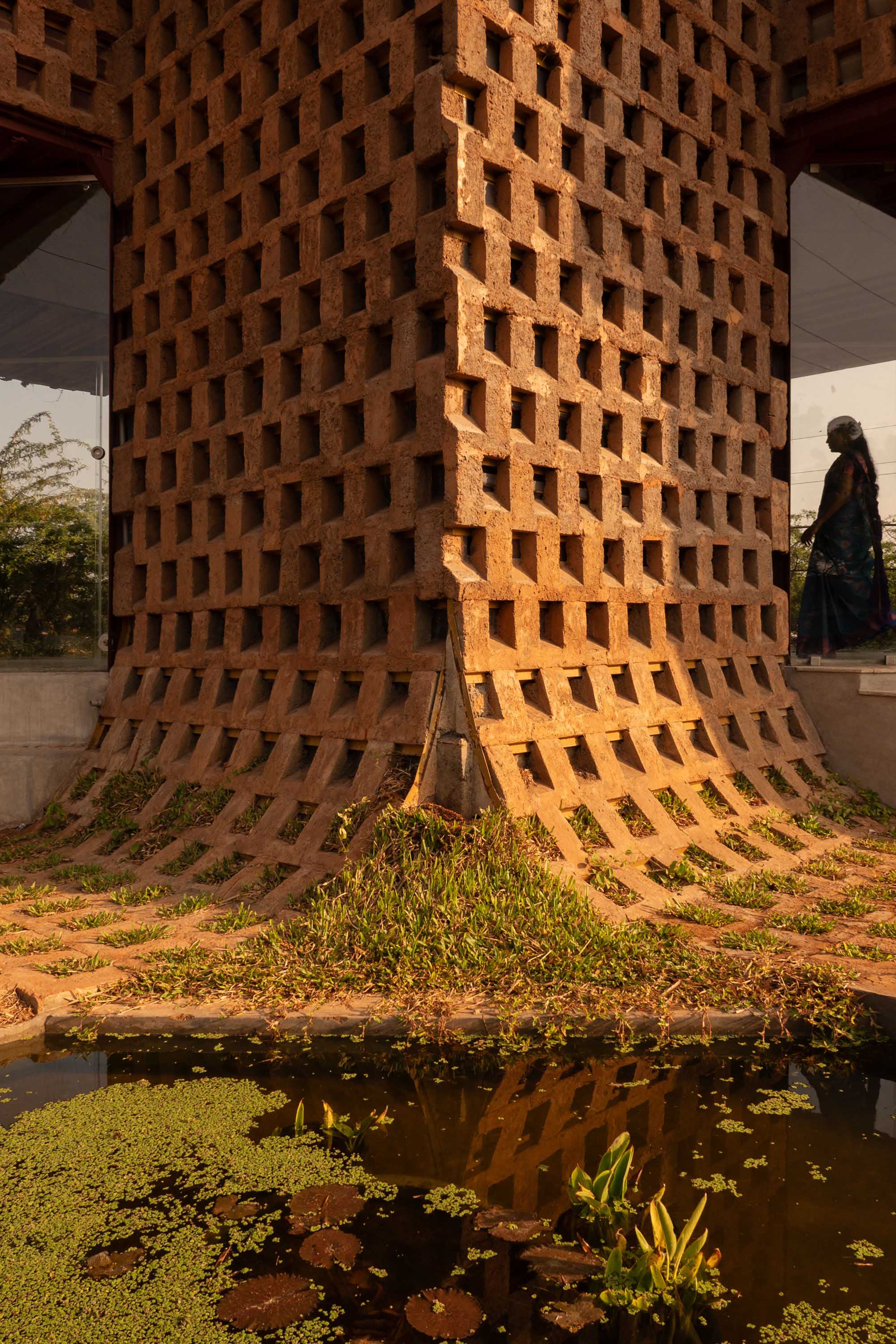 〈Petti Restaurant〉ウォールメーカーズ（WALLMAKERS）