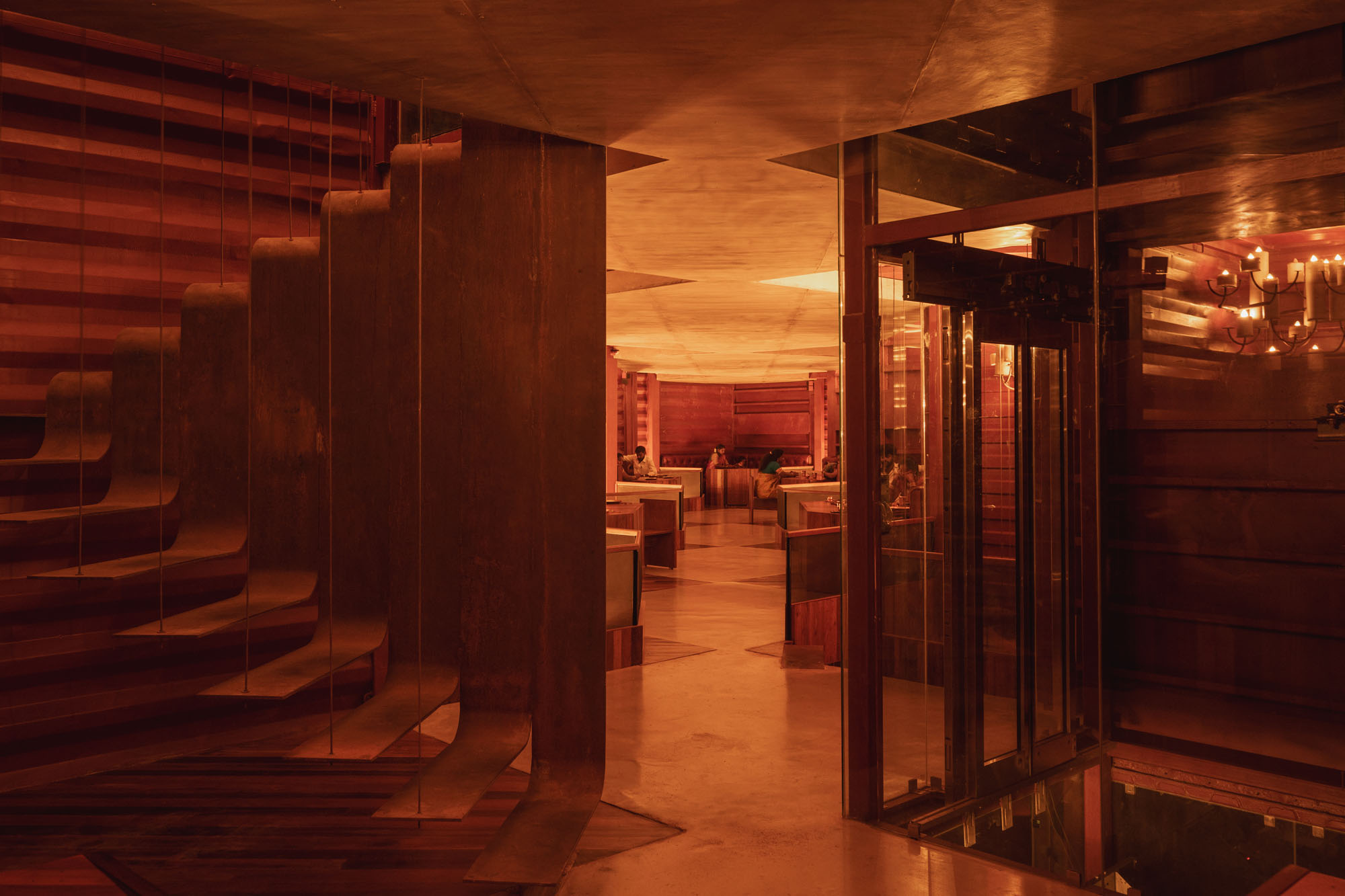 〈Petti Restaurant〉ウォールメーカーズ（WALLMAKERS）