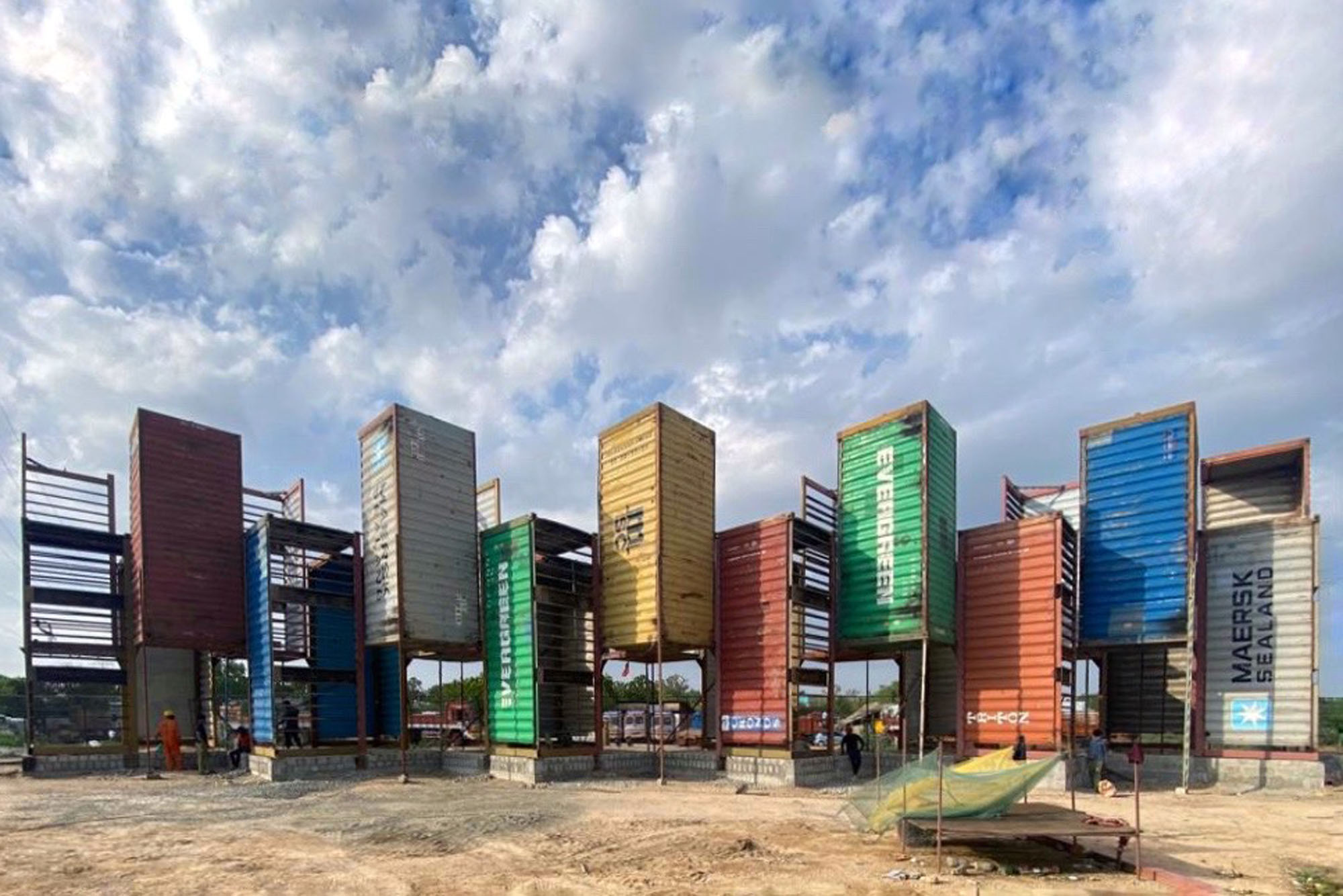 〈Petti Restaurant〉ウォールメーカーズ（WALLMAKERS）