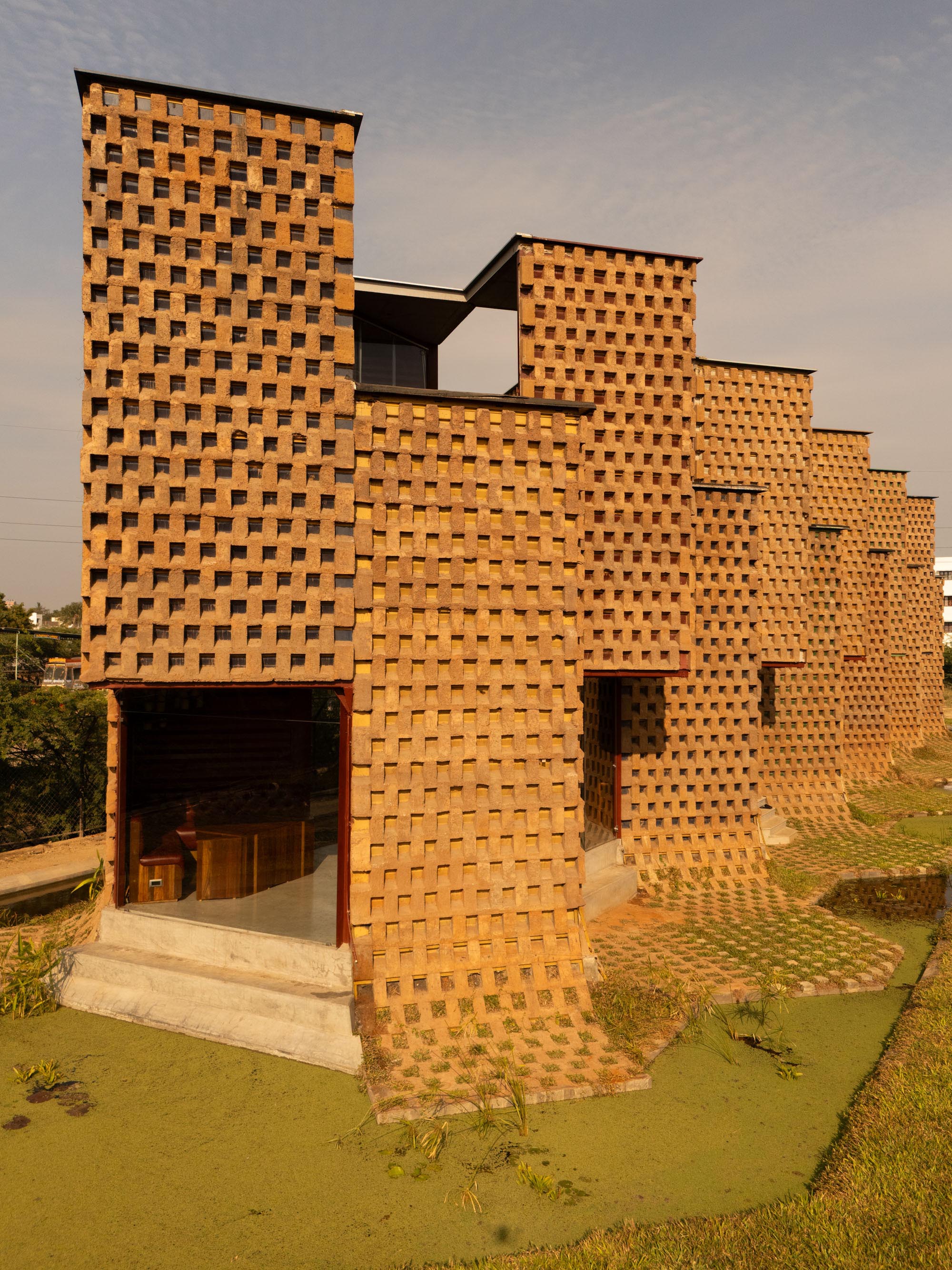 〈Petti Restaurant〉ウォールメーカーズ（WALLMAKERS）