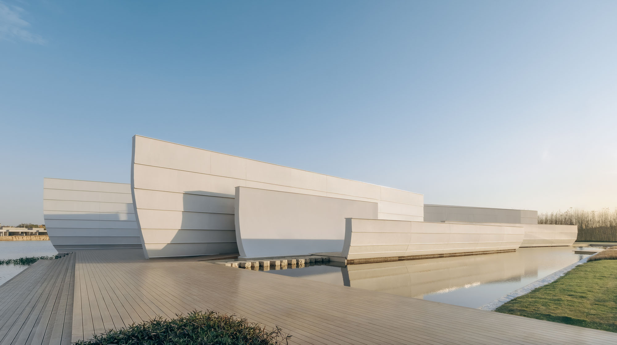 〈陳湖湿地アートセンター（Chenhu Wetland Art Center）〉TAO（Trace Architecture Office）