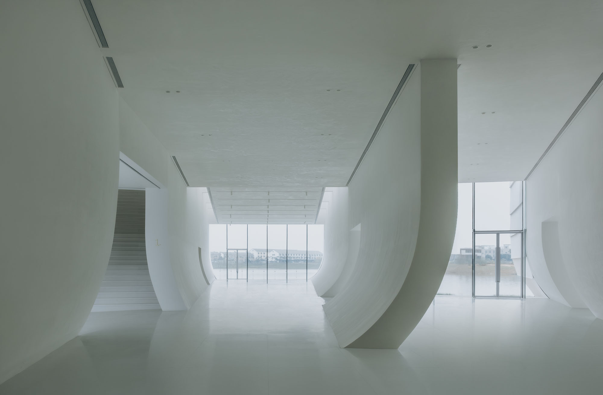 〈陳湖湿地アートセンター（Chenhu Wetland Art Center）〉TAO（Trace Architecture Office）