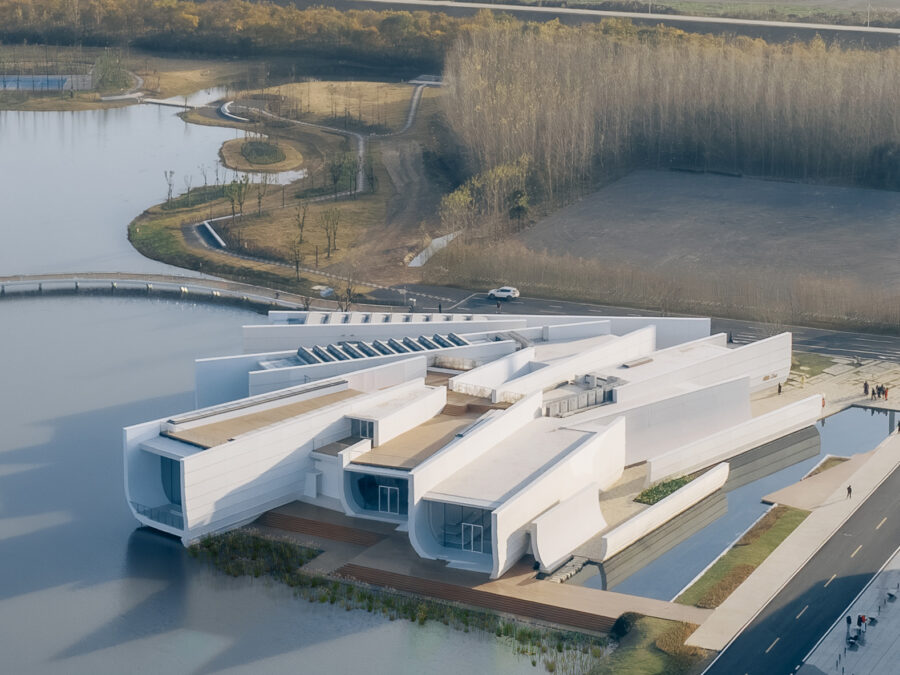 中国の湿地に溶け込むウォール・ミュージアム〈陳湖湿地アートセンター〉TAO