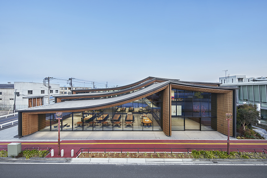 〈ZOZO本社屋〉