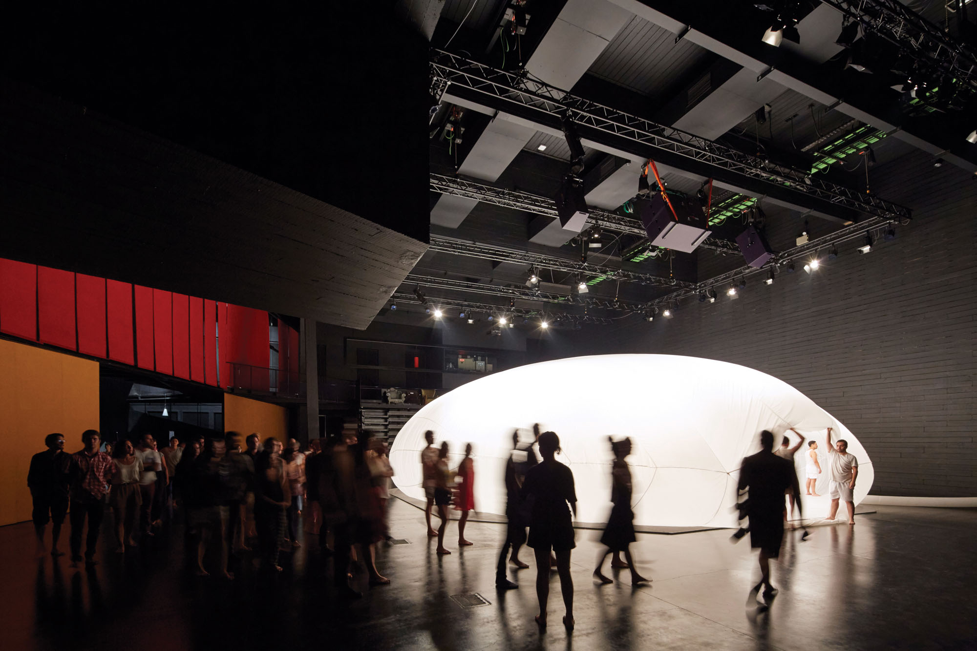 スミルハン・ラディック・クラークが2026年プリツカー建築賞を受賞