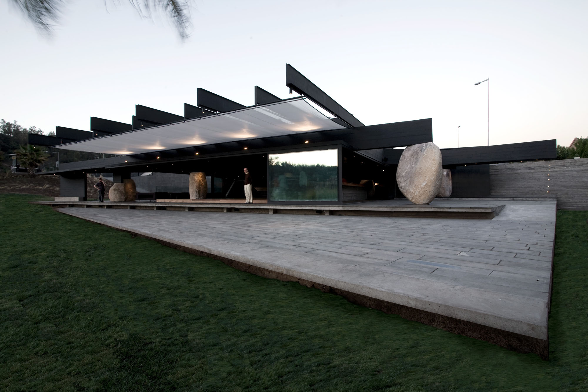 スミルハン・ラディック・クラークが2026年プリツカー建築賞を受賞