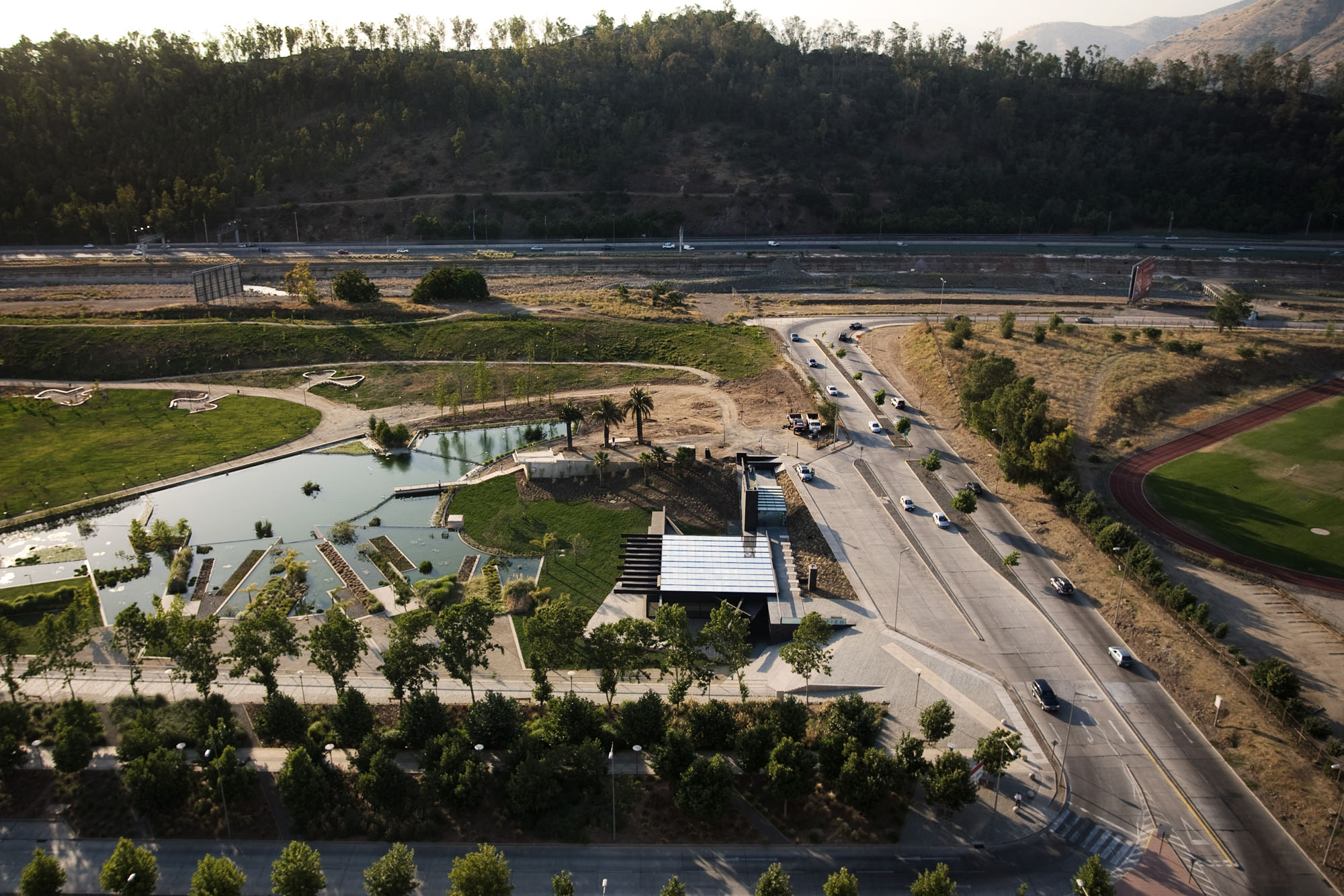 スミルハン・ラディック・クラークが2026年プリツカー建築賞を受賞