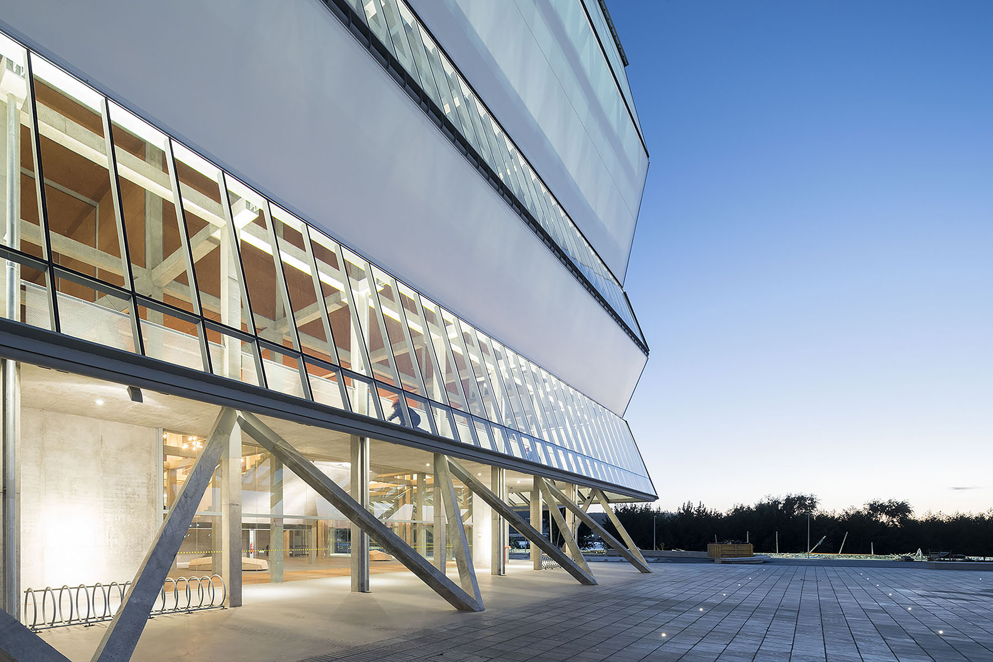 スミルハン・ラディック・クラークが2026年プリツカー建築賞を受賞