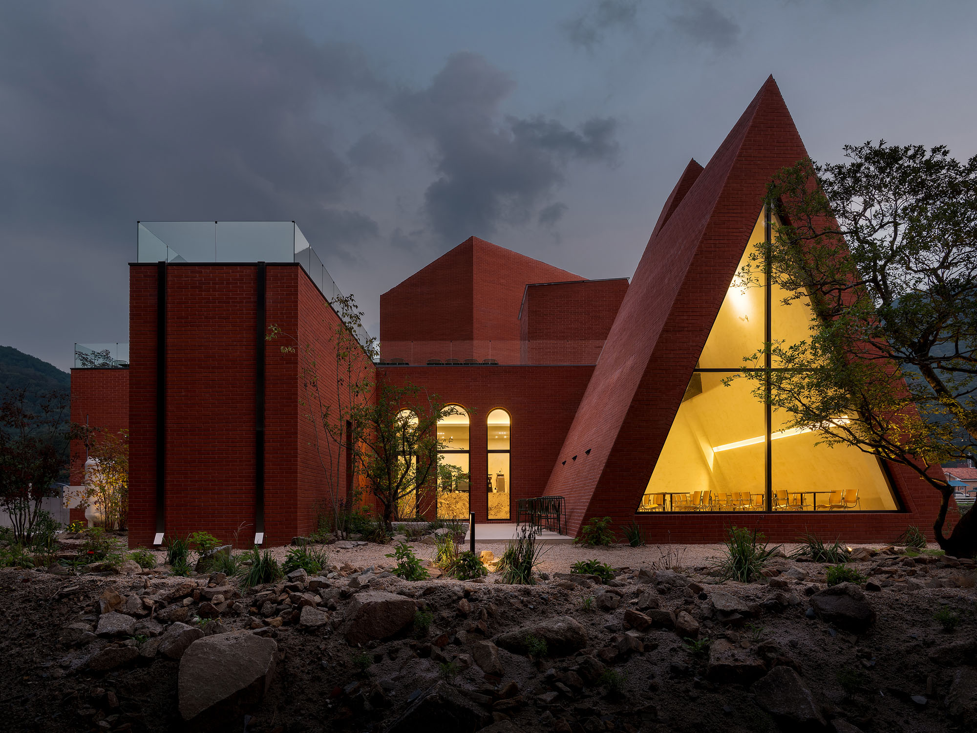 〈Monologue _ 時を歩む者の独⽩(Monologue _ The Monologue of a Timewalker)〉SOSOKKI ANAC