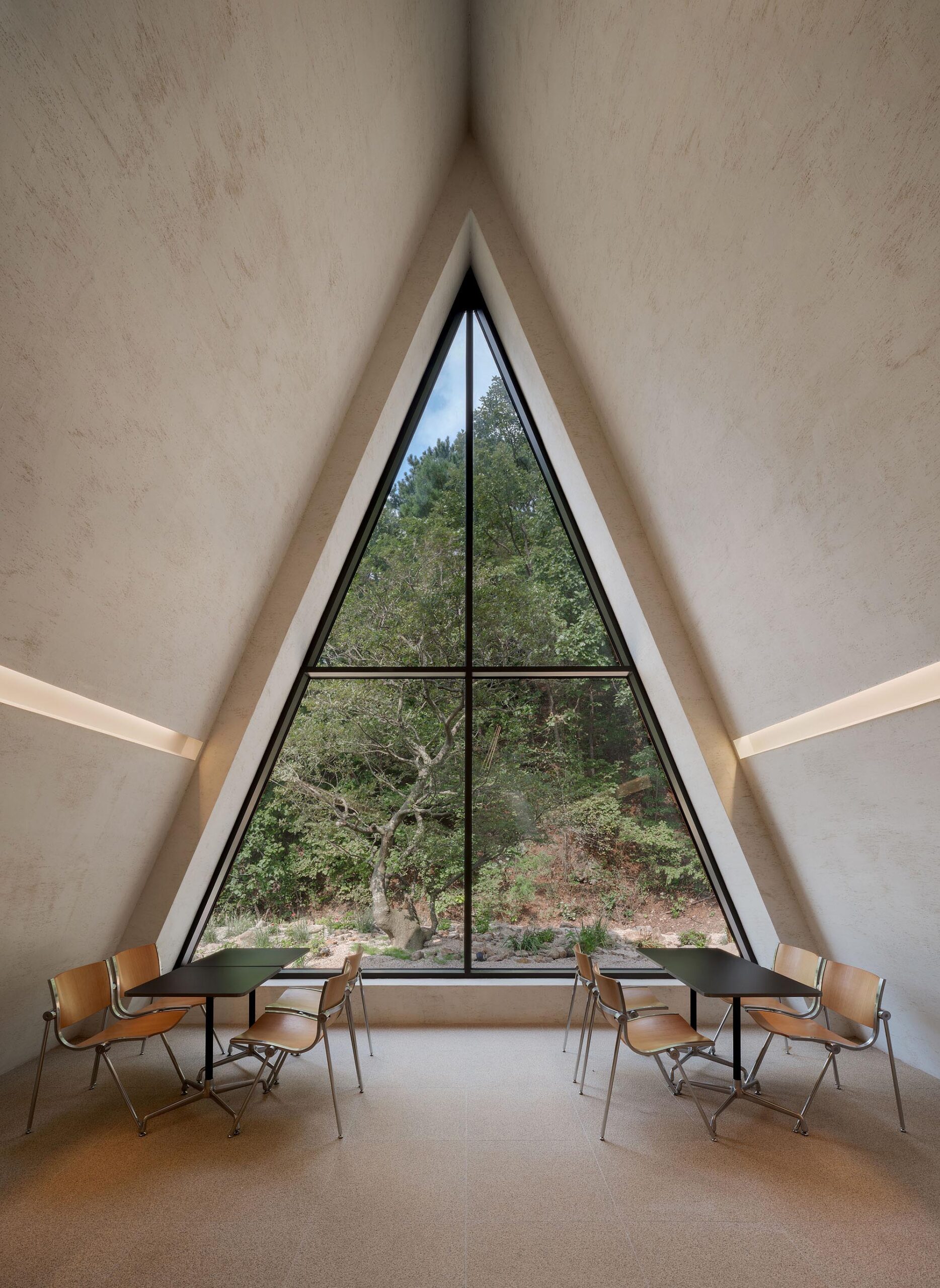 〈Monologue _ 時を歩む者の独⽩(Monologue _ The Monologue of a Timewalker)〉SOSOKKI ANAC