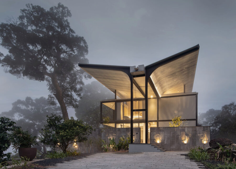 周囲の絶景に翼を広げるプライベート・エステート〈Altitude〉Stapati, インド