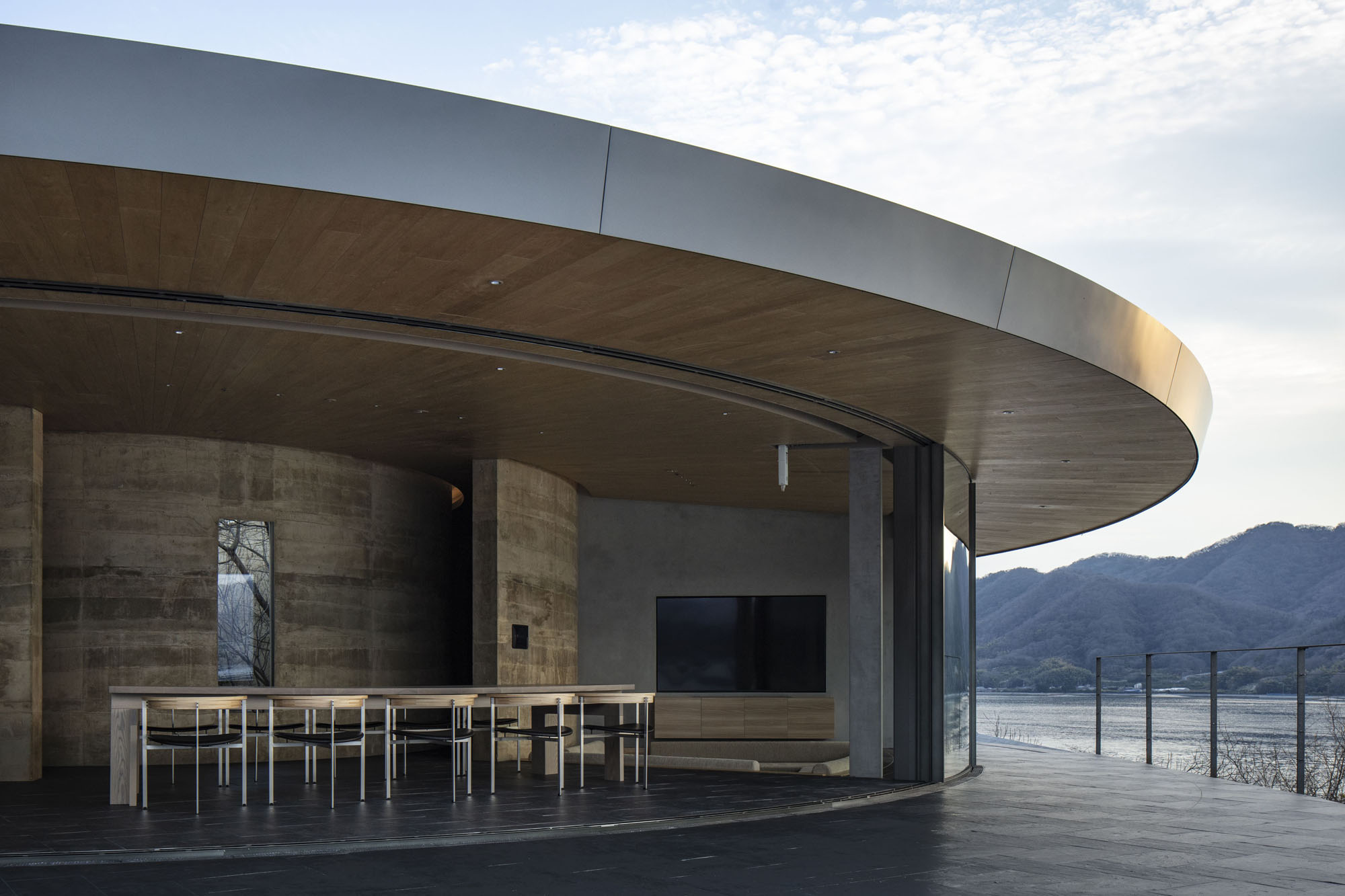 〈NOT A HOTEL SETOUCHI〉BIG(Bjarke Ingels Group)