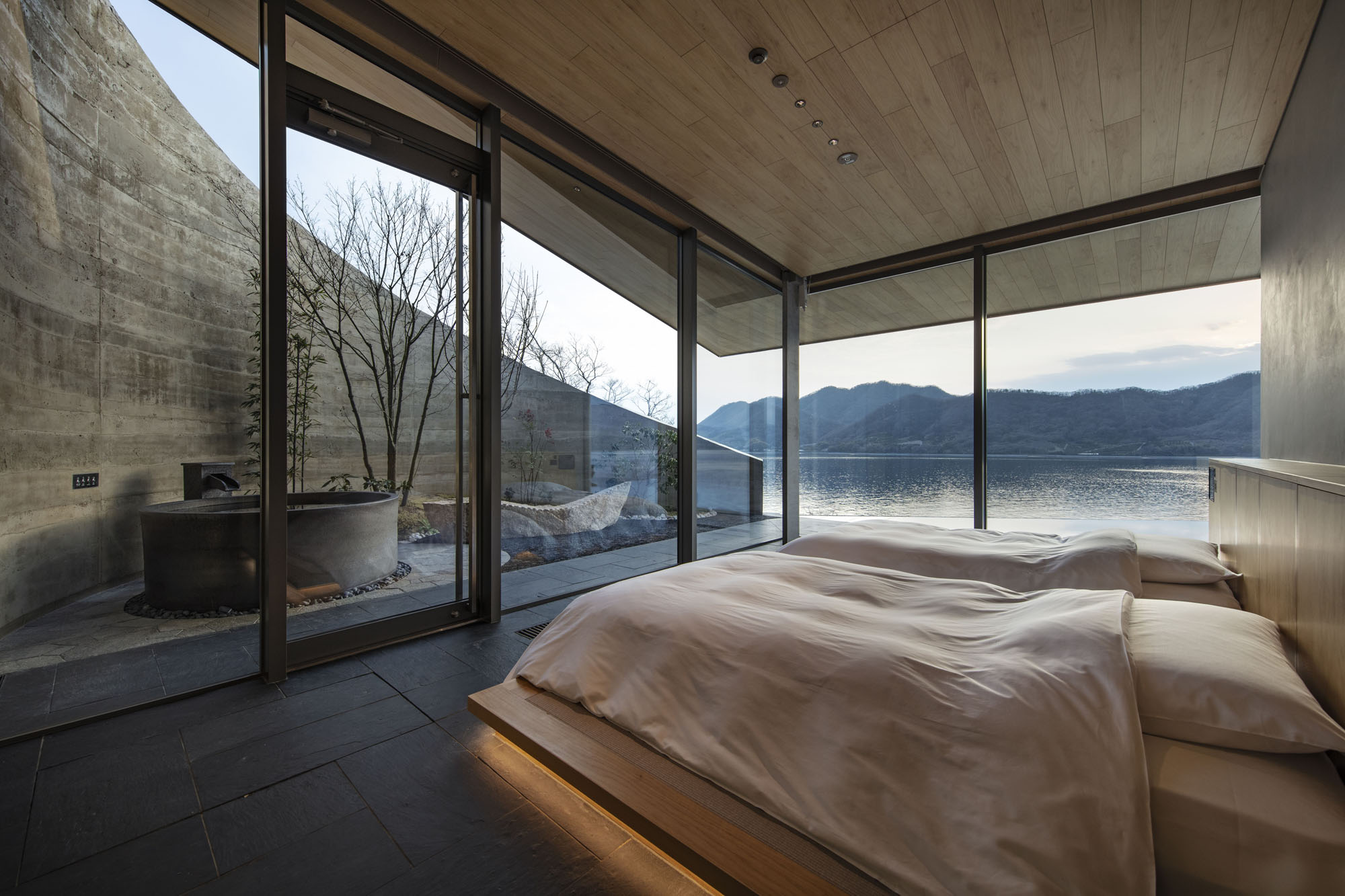 〈NOT A HOTEL SETOUCHI〉BIG(Bjarke Ingels Group)