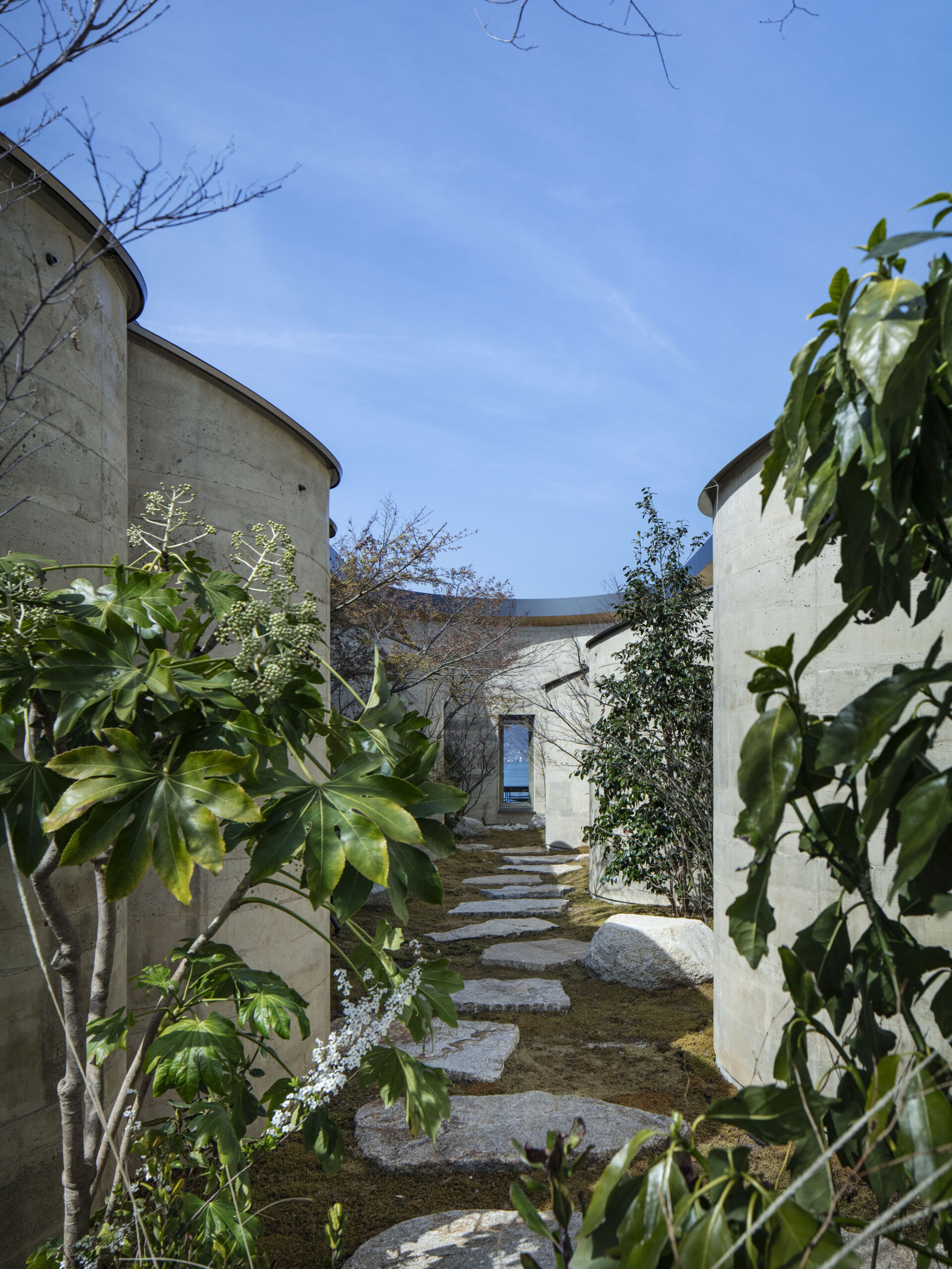 〈NOT A HOTEL SETOUCHI〉BIG(Bjarke Ingels Group)