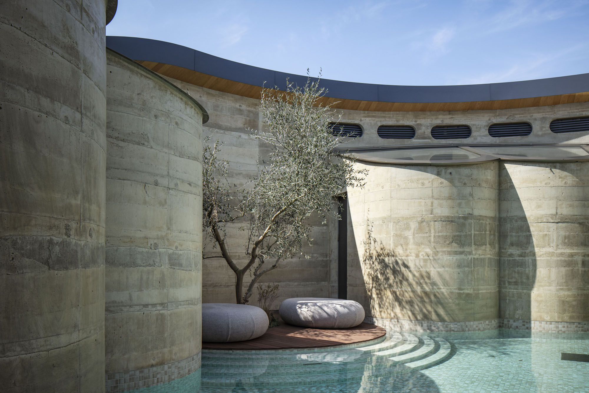 〈NOT A HOTEL SETOUCHI〉BIG(Bjarke Ingels Group)