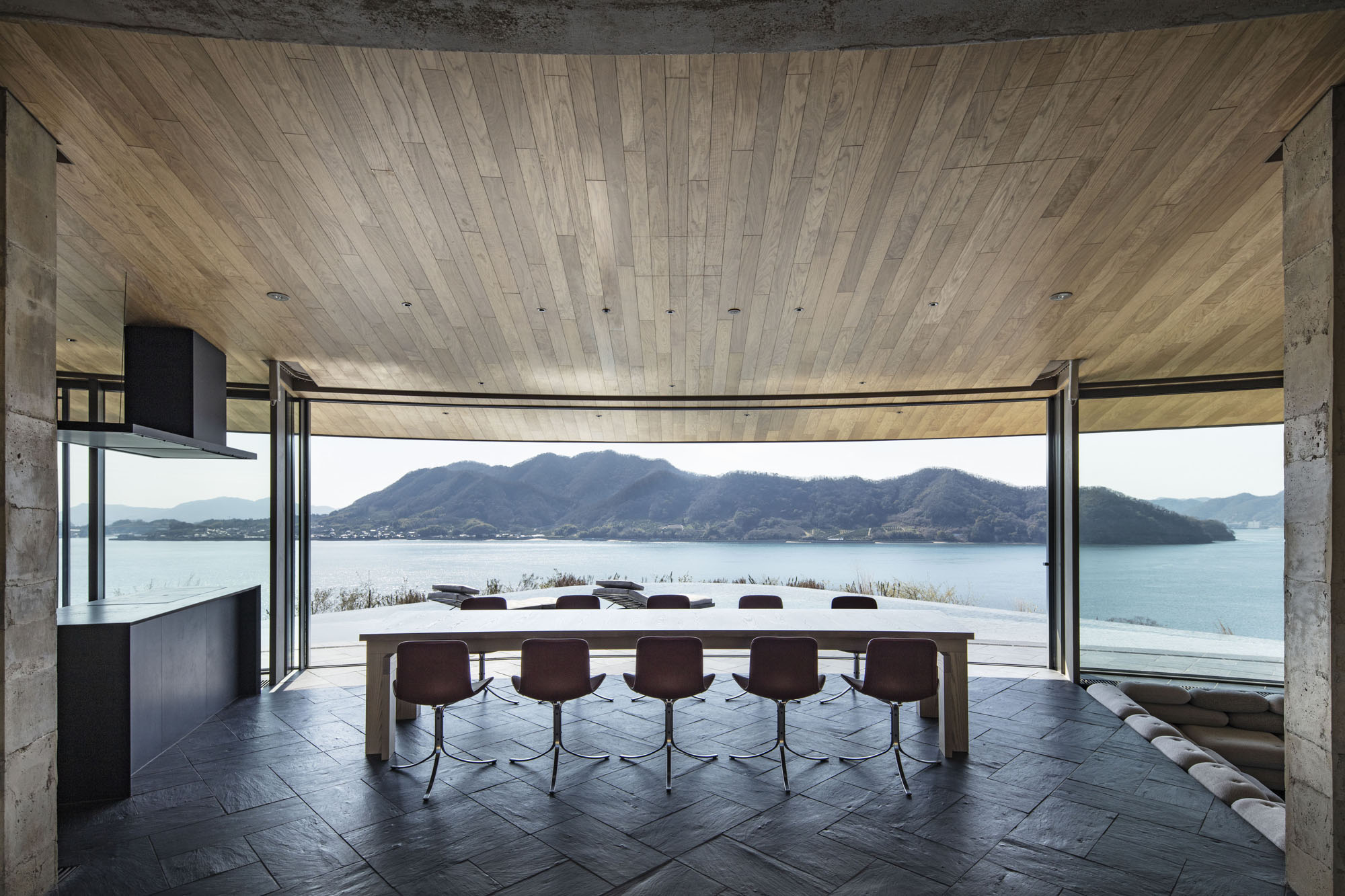 〈NOT A HOTEL SETOUCHI〉BIG(Bjarke Ingels Group)