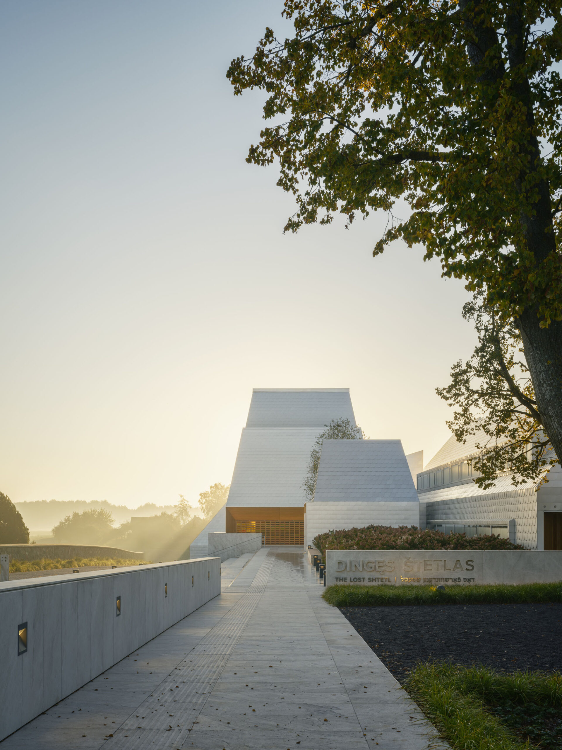 〈ロスト・シュテットル・ユダヤ博物館(The Lost Shtetl Jewish Museum)〉ラフデルマ&マフラマキ・アーキテクツ(Lahdelma & Mahlamäki architects)
