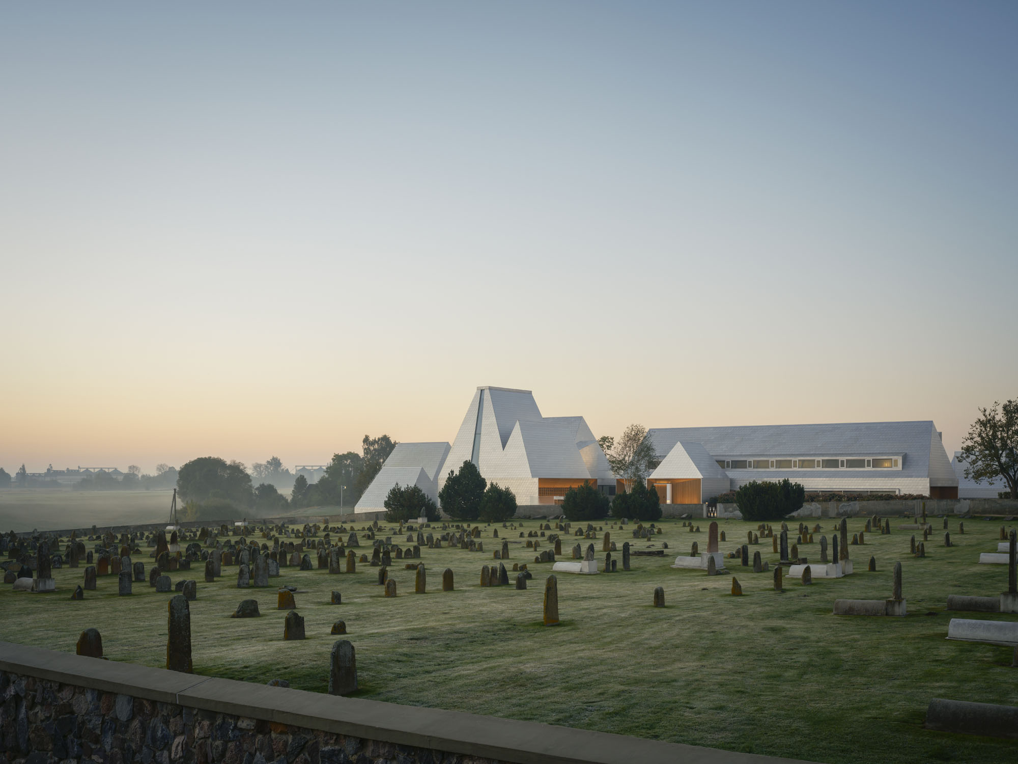 〈ロスト・シュテットル・ユダヤ博物館(The Lost Shtetl Jewish Museum)〉ラフデルマ&マフラマキ・アーキテクツ(Lahdelma & Mahlamäki architects)