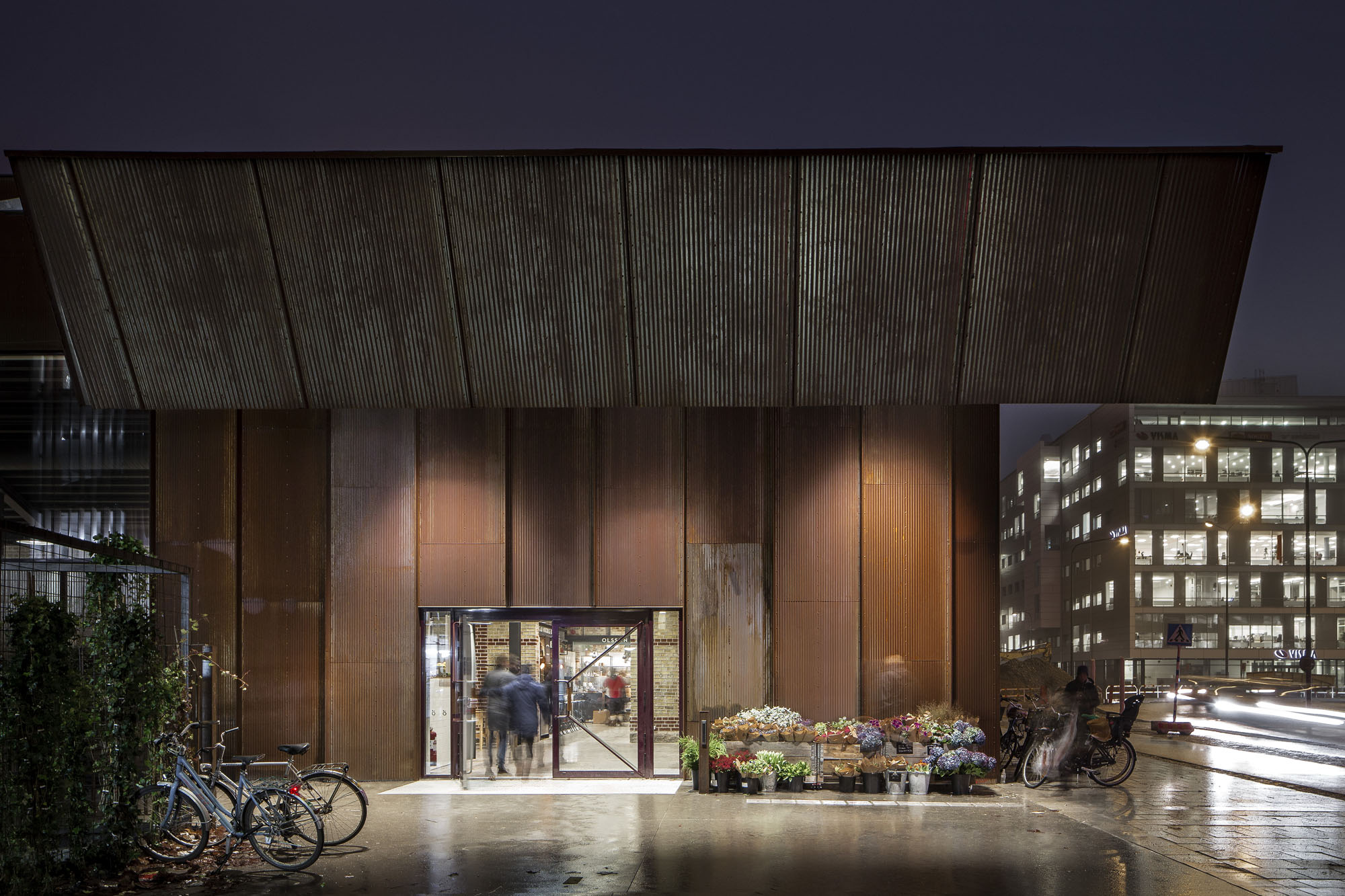 〈マルメ・マーケットホール(Malmö Market Hall)〉Wingårdhs