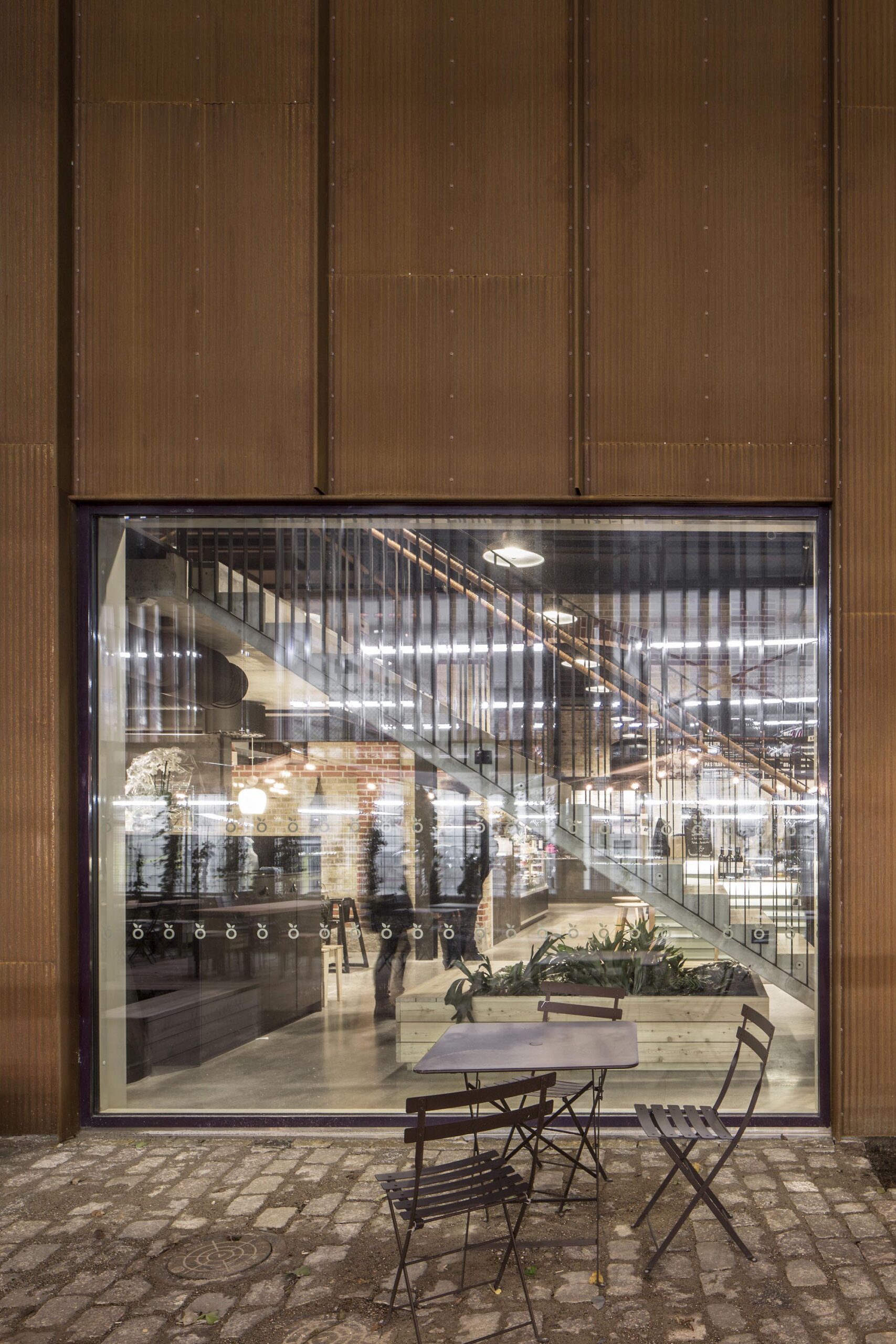 〈マルメ・マーケットホール(Malmö Market Hall)〉Wingårdhs