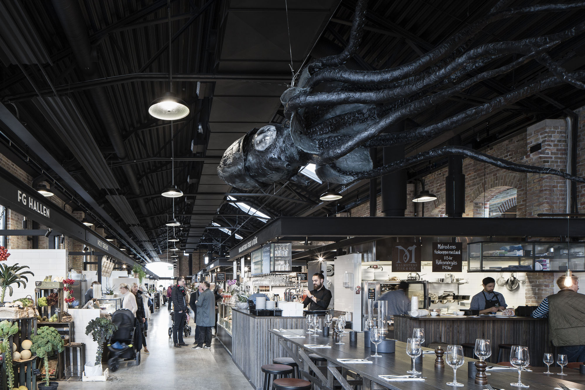 〈マルメ・マーケットホール(Malmö Market Hall)〉Wingårdhs