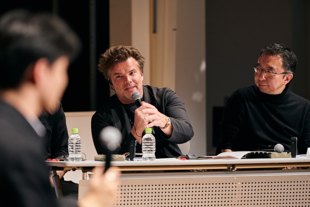 公開ディスカッションの様子、Bjarke氏