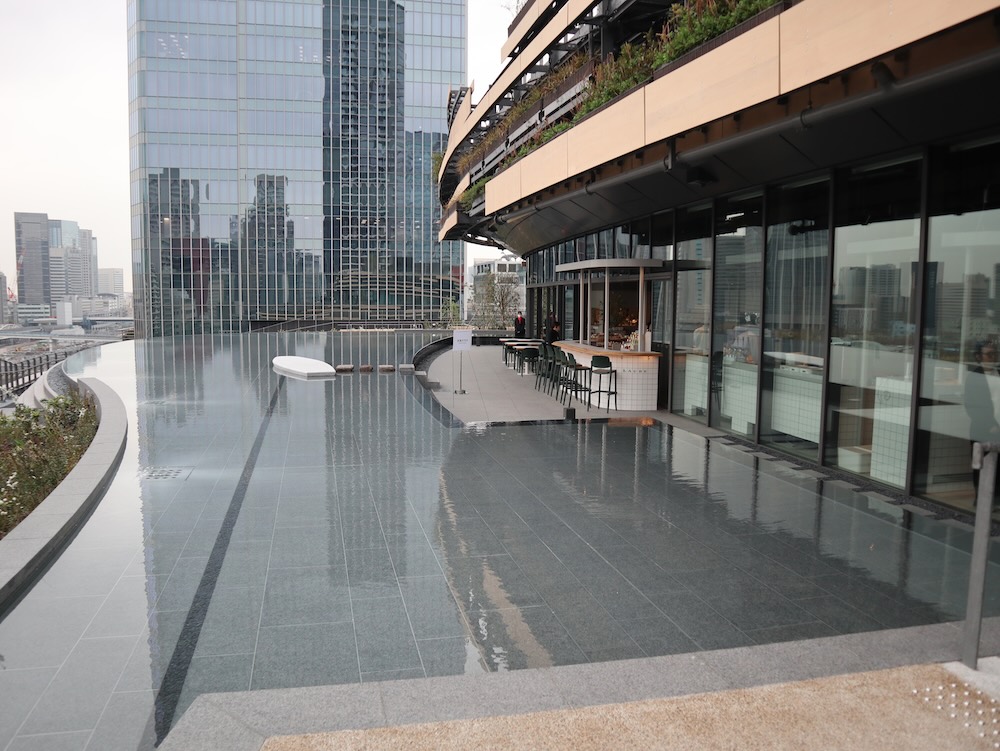 MoN TAKANAWA 6階 ルーフトップダイニング「LAUBE(ラウベ)