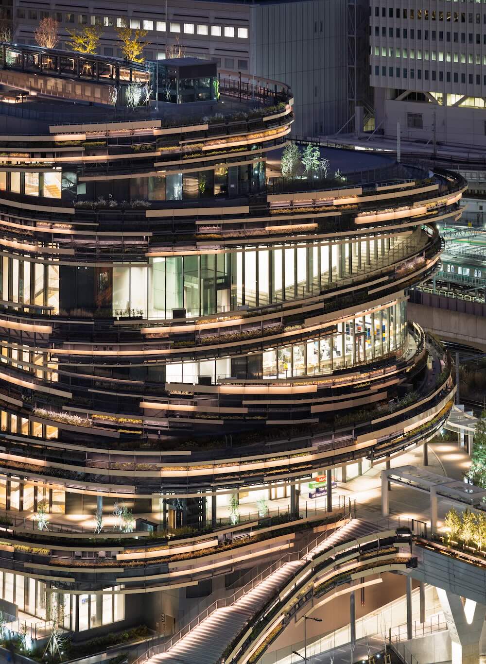 MoN TAKANAWA: The Museum of Narratives(モン タカナワ ザ ミュージアム オブ ナラティブズ)夜間外観