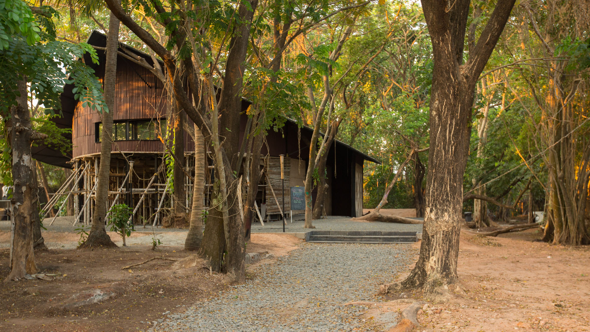 〈コチ・ビエンナーレ・パビリオン(Kochi Biennale Pavillion)〉Stapati