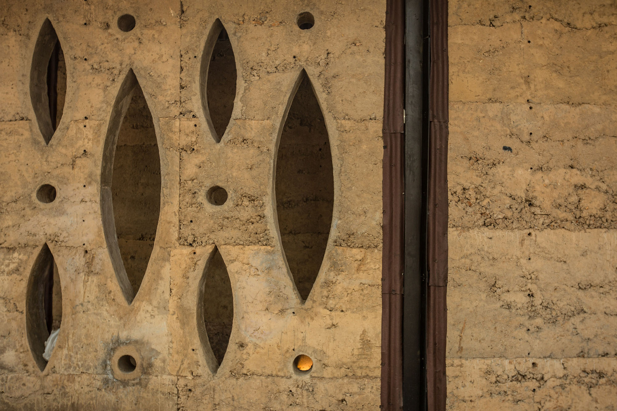 〈コチ・ビエンナーレ・パビリオン(Kochi Biennale Pavillion)〉Stapati