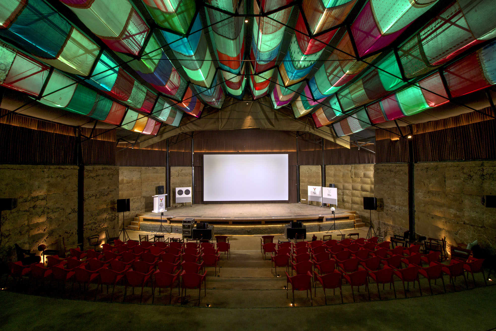 〈コチ・ビエンナーレ・パビリオン(Kochi Biennale Pavillion)〉Stapati