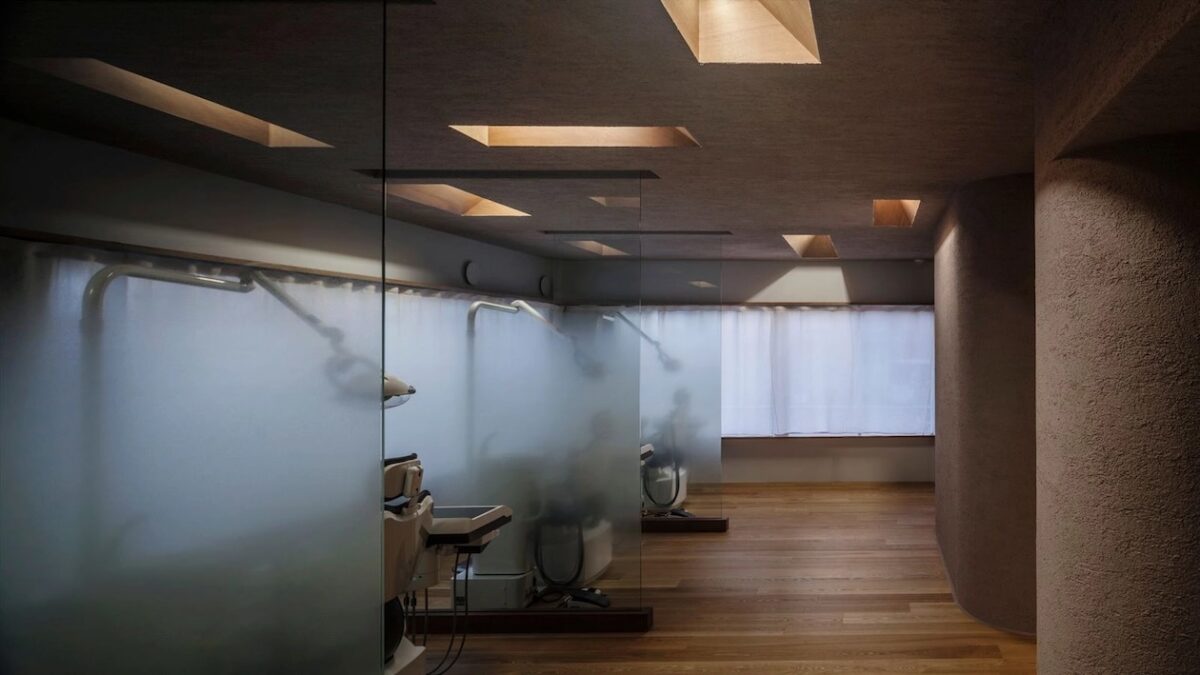 AAAA〈Red Earth Clinic〉 Photo: YASHIRO PHOTO OFFICE