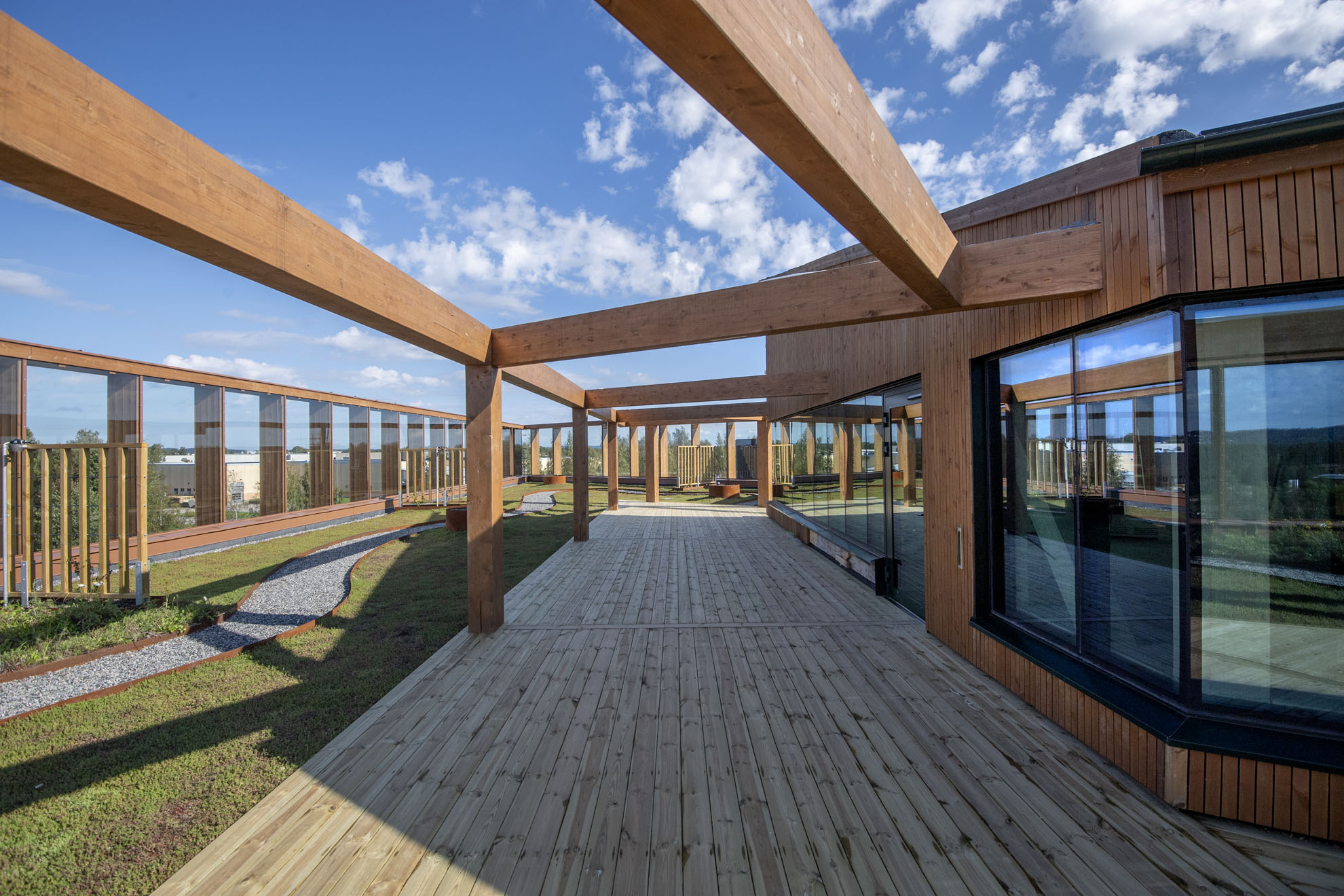 〈ヴィアレッド・センター(Viared Center)〉Wingårdhs