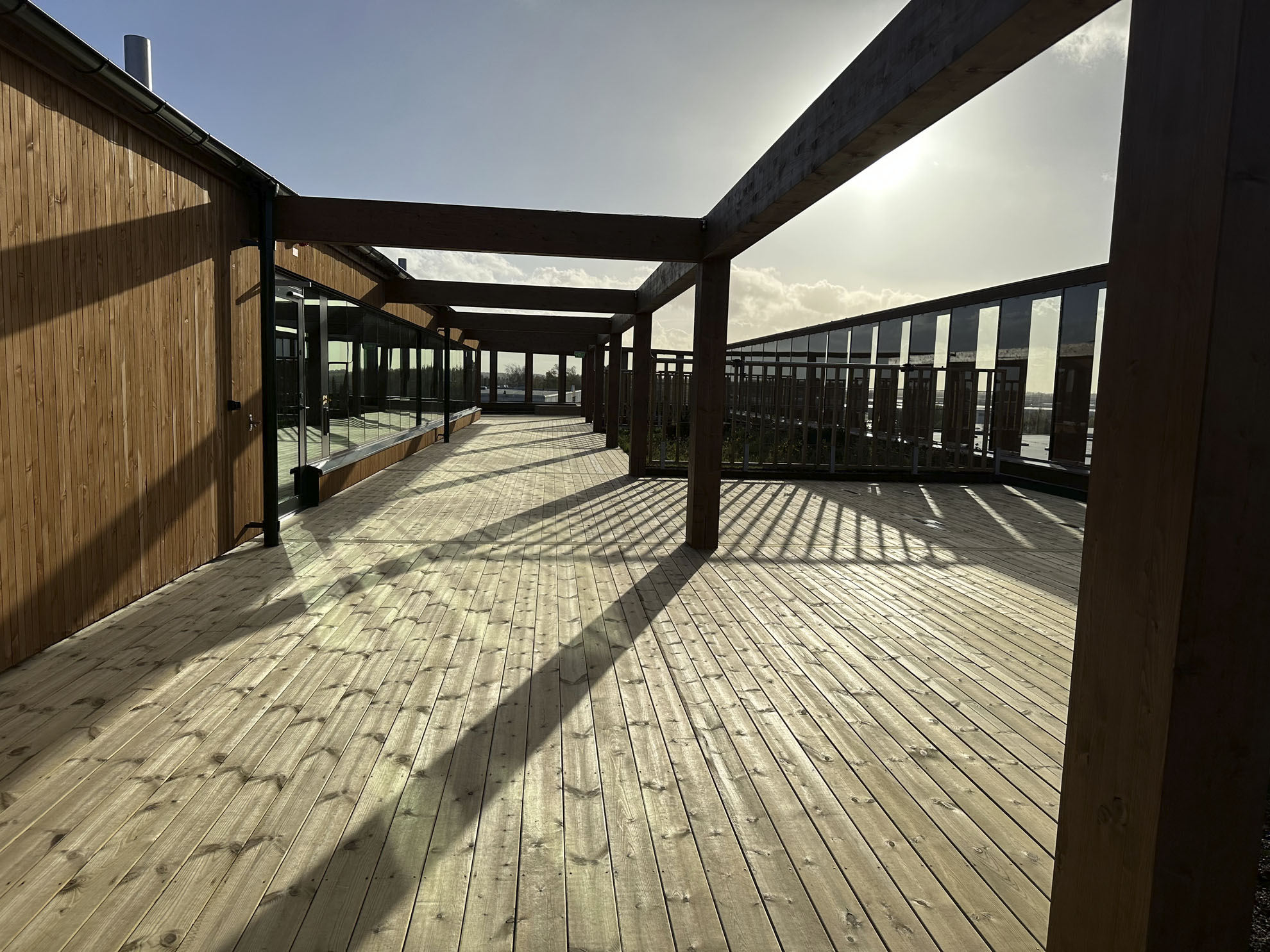 〈ヴィアレッド・センター(Viared Center)〉Wingårdhs