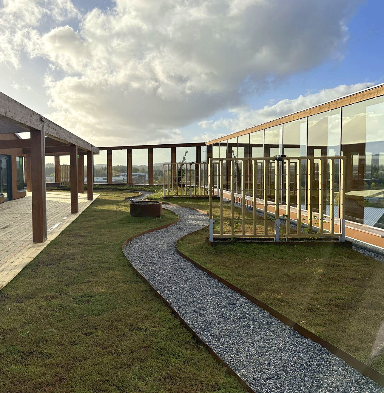 〈ヴィアレッド・センター(Viared Center)〉Wingårdhs