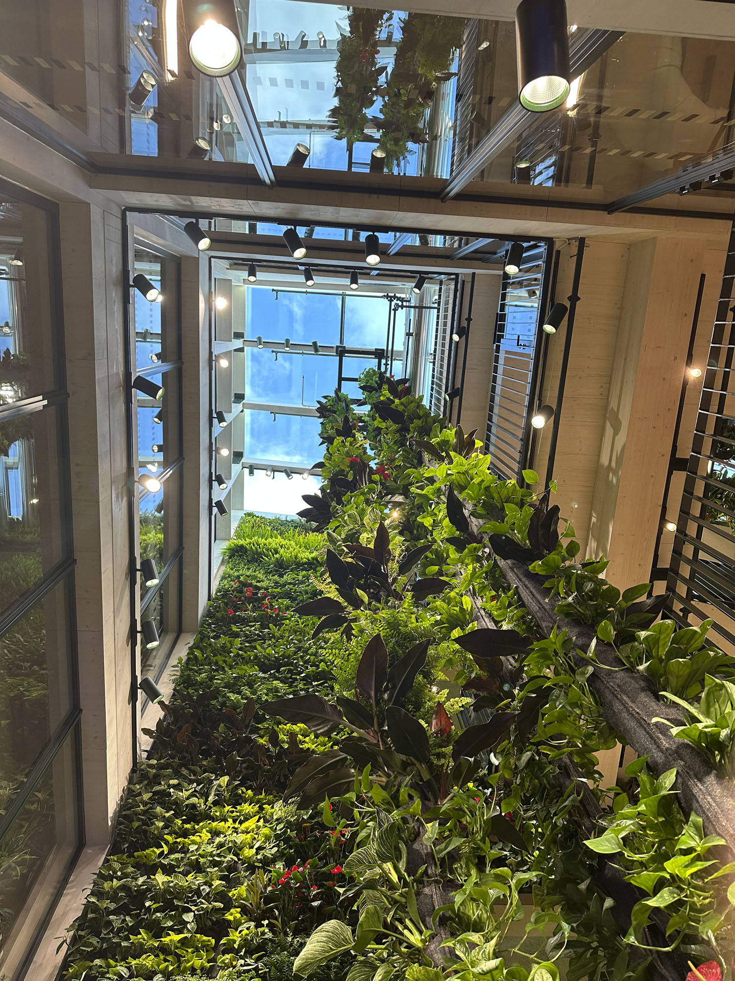 〈ヴィアレッド・センター(Viared Center)〉Wingårdhs