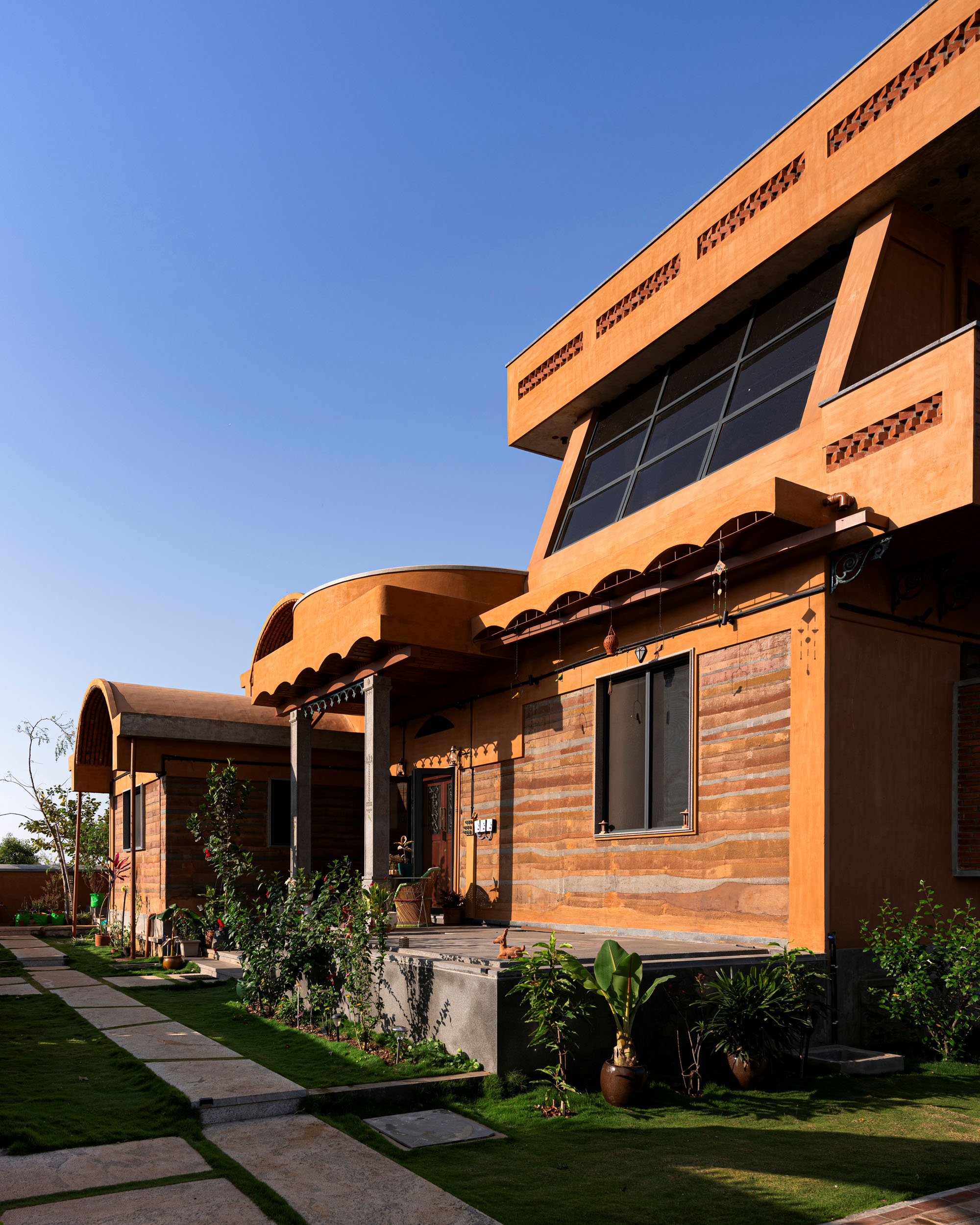 〈オーヴァ・イラム(Aurva Illam)〉Iki Builds