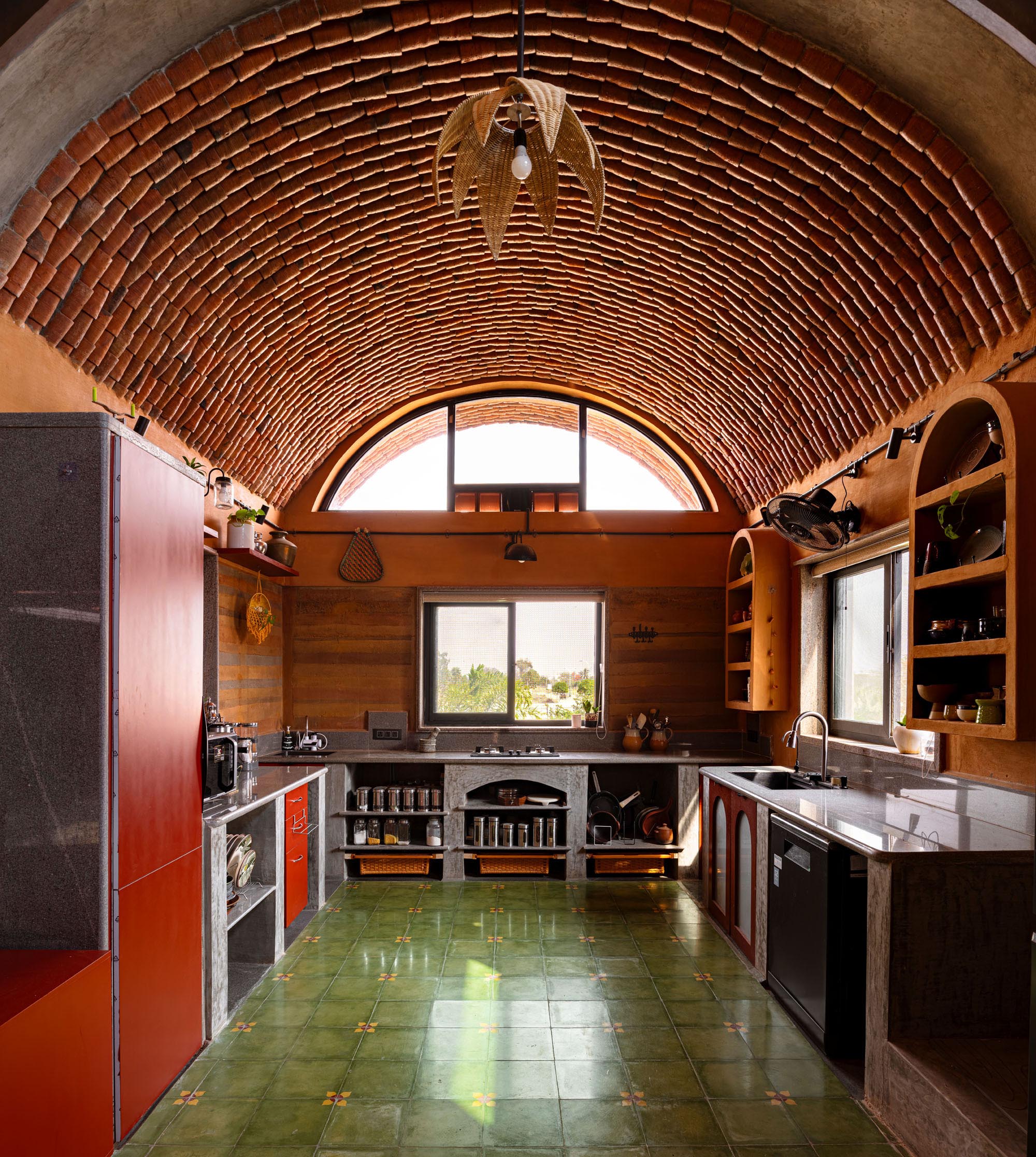 〈オーヴァ・イラム(Aurva Illam)〉Iki Builds