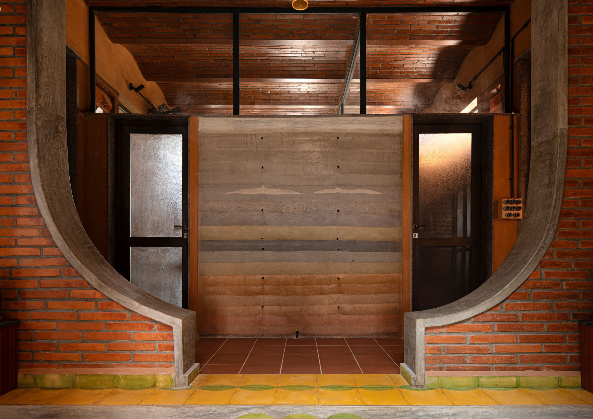 〈オーヴァ・イラム(Aurva Illam)〉Iki Builds