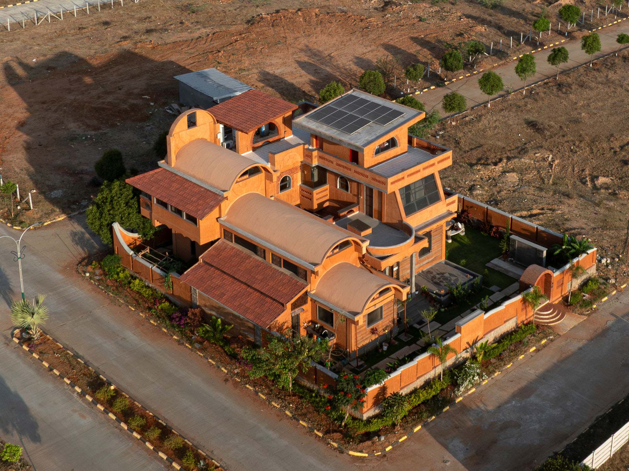 〈オーヴァ・イラム(Aurva Illam)〉Iki Builds