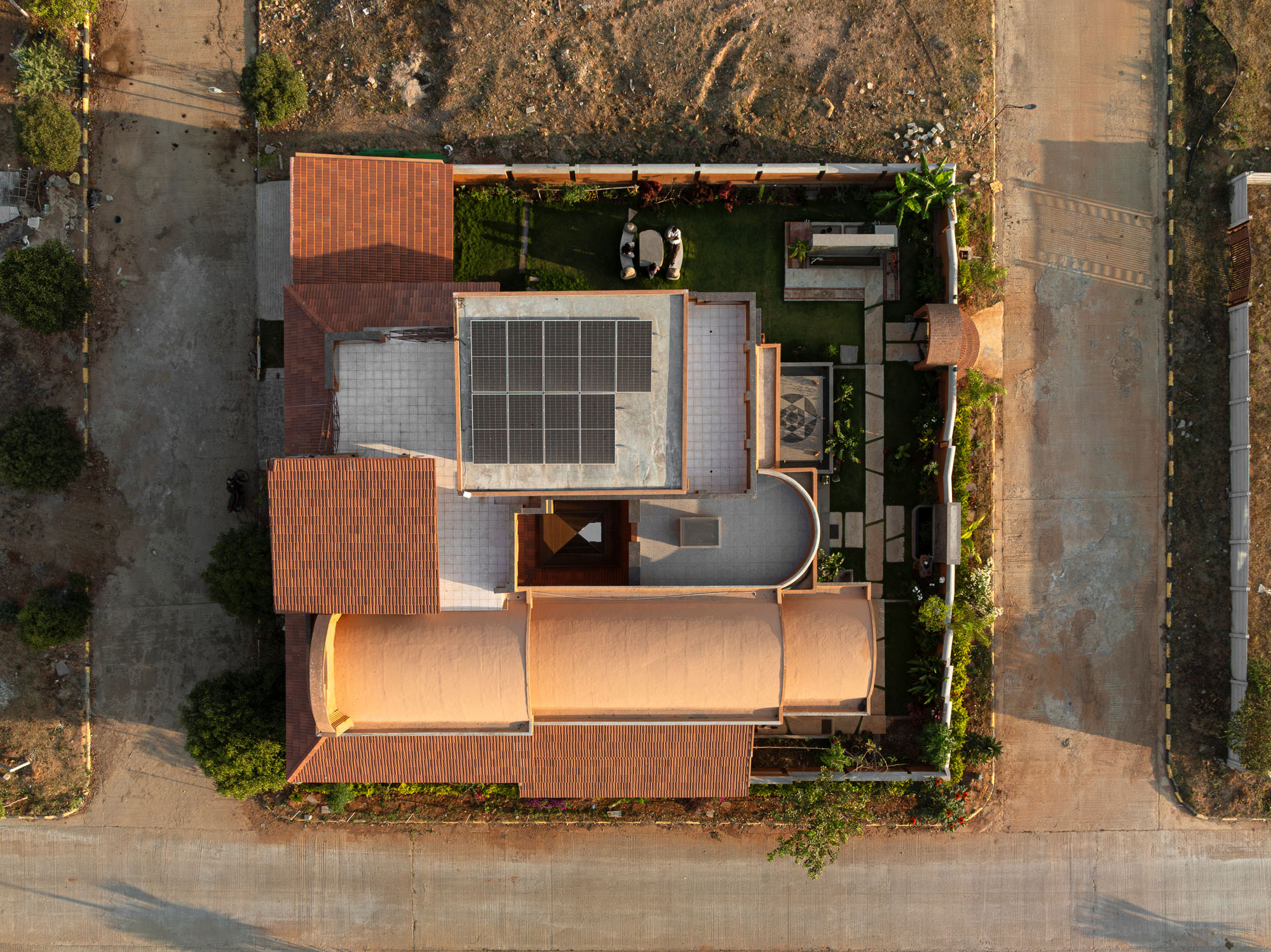 〈オーヴァ・イラム(Aurva Illam)〉Iki Builds