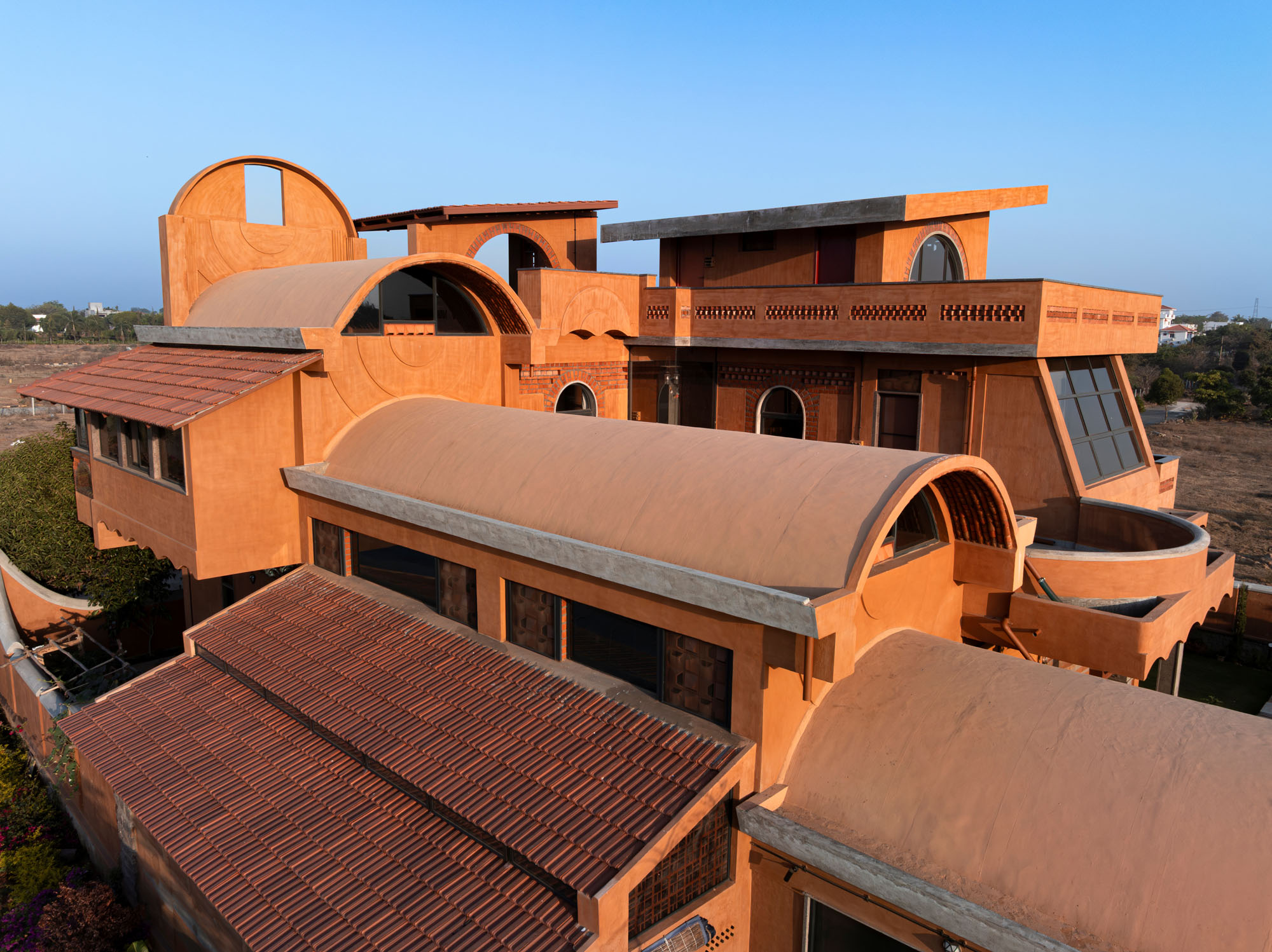 〈オーヴァ・イラム(Aurva Illam)〉Iki Builds