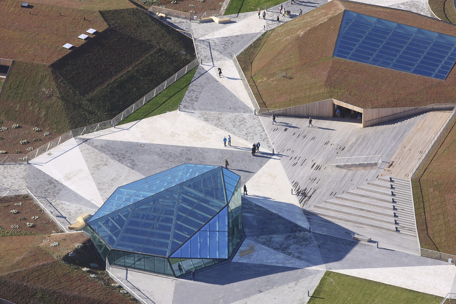 〈エンポリア(Emporia)〉Wingårdhs