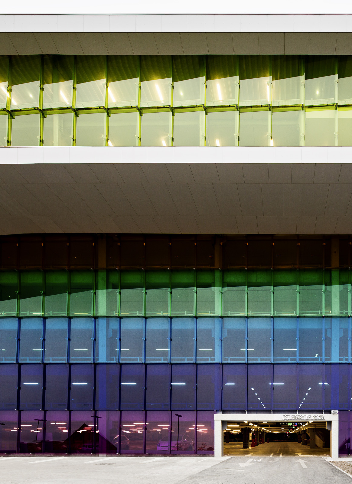 〈エンポリア(Emporia)〉Wingårdhs