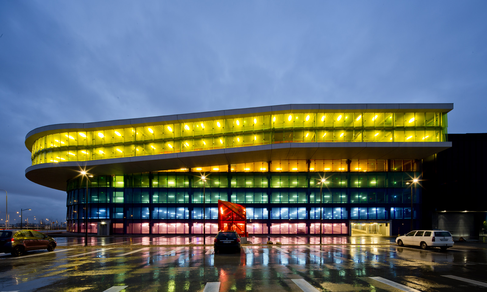 〈エンポリア(Emporia)〉Wingårdhs