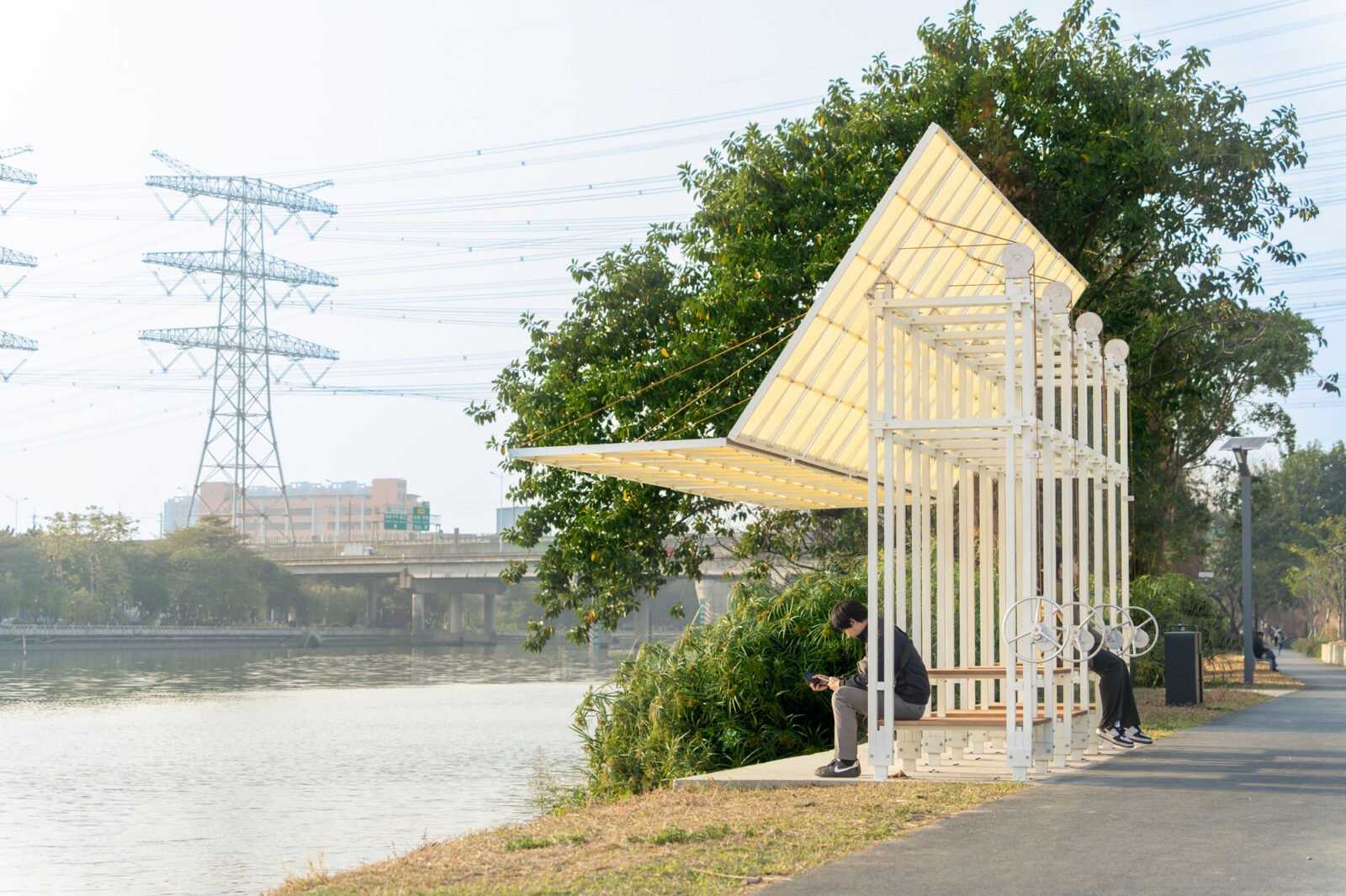 都市のすきまをハックする、手動可動の小さな建築〈Flipmod〉アンビット・ナラティブ・デザイン、中国