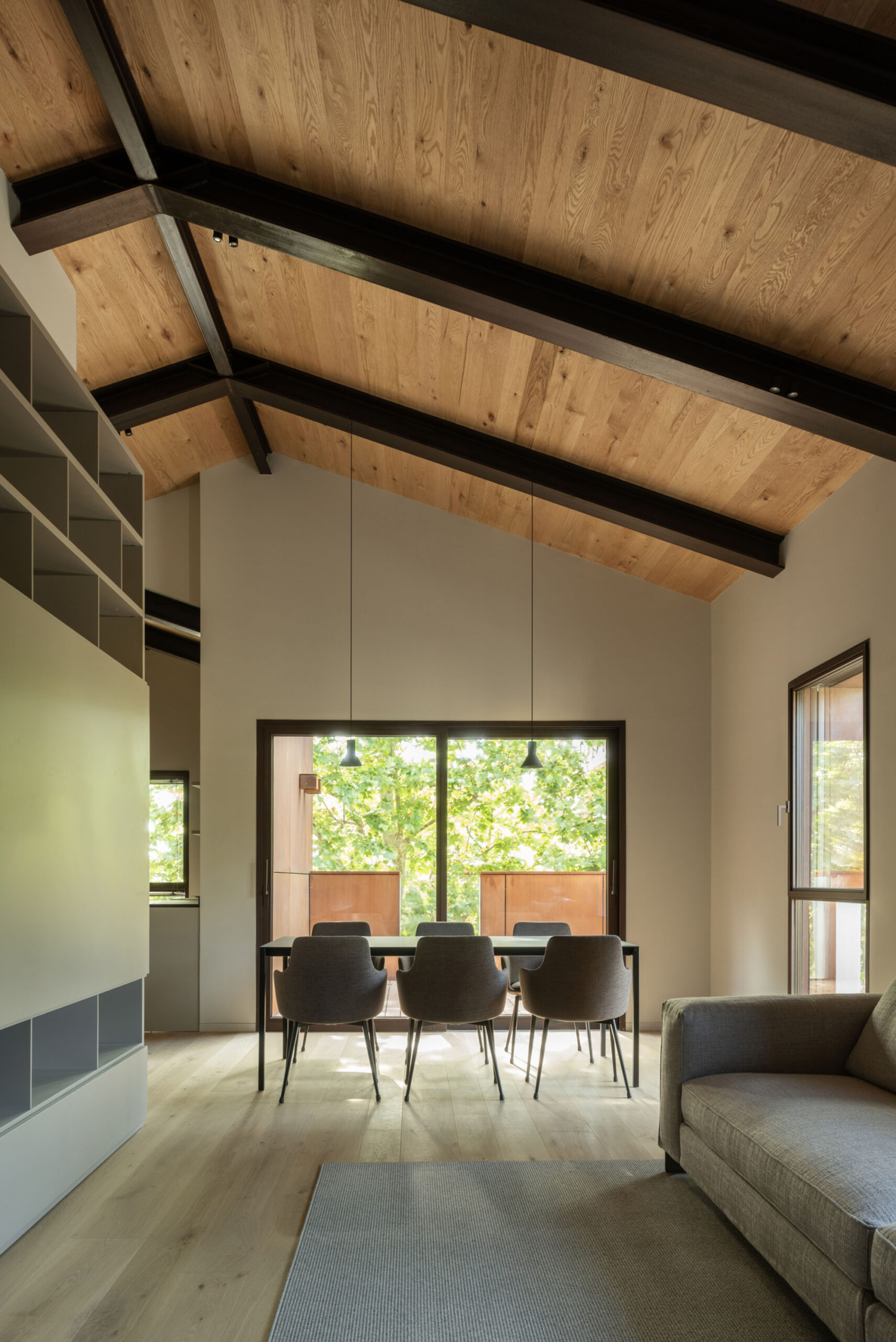 〈EVコンセプトストア（EV Concept Store）〉AMBIENTEVARIO