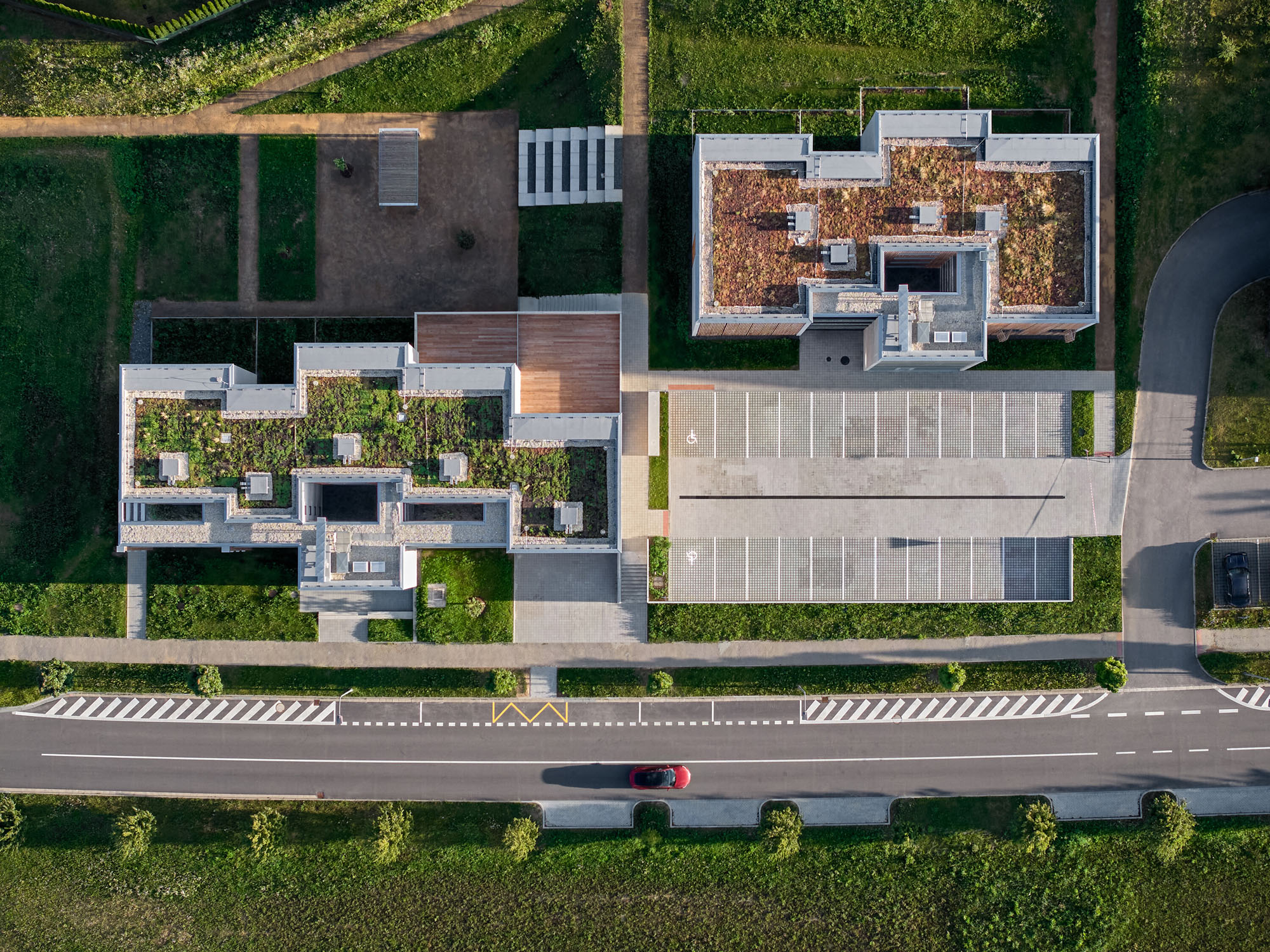 〈ズダル・ウッドハウジング(Zdar Wooden Housing)〉Kuba & Pilař architekti