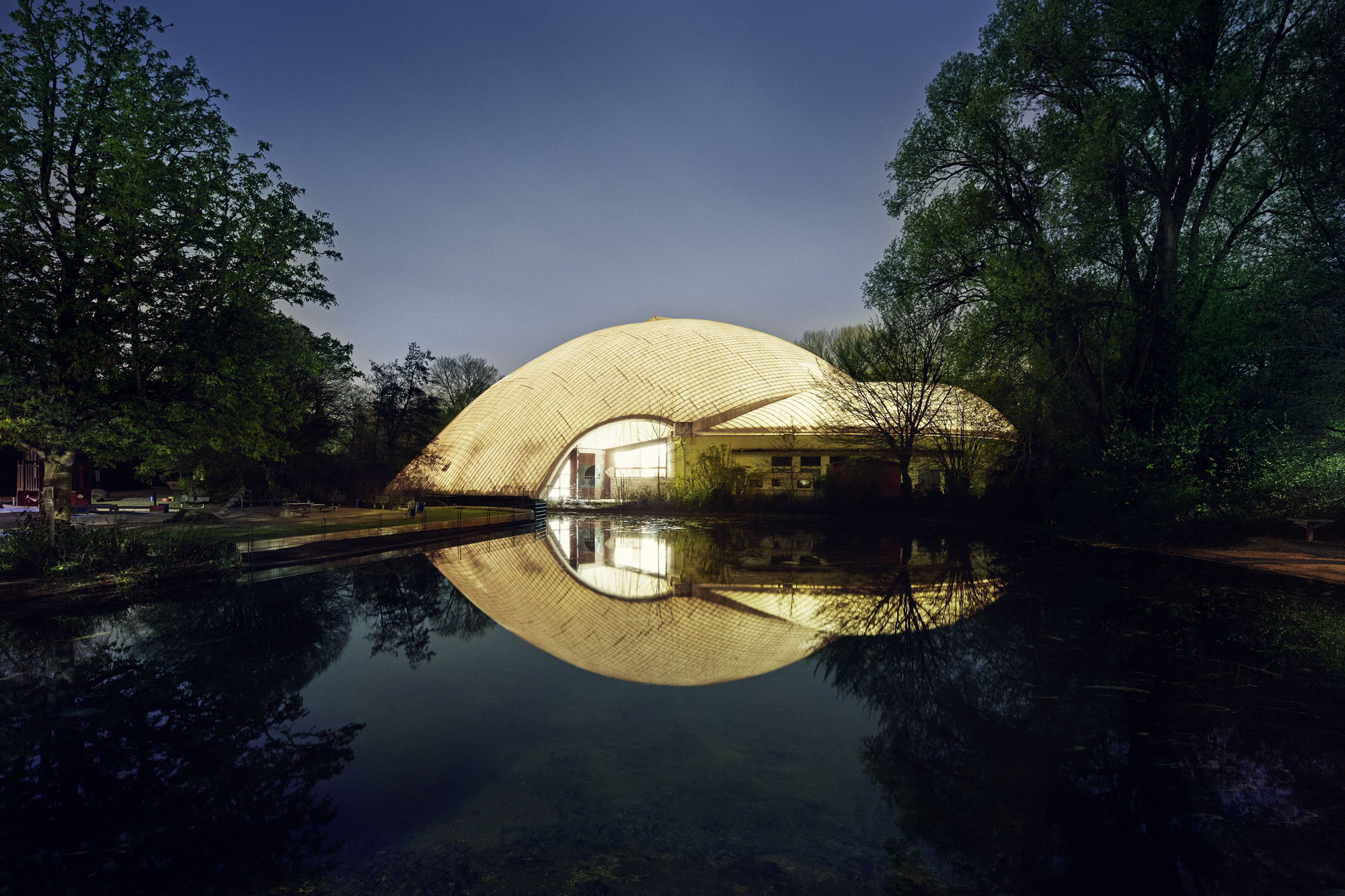 〈マンハイム多目的ホール〉Fast + Epp