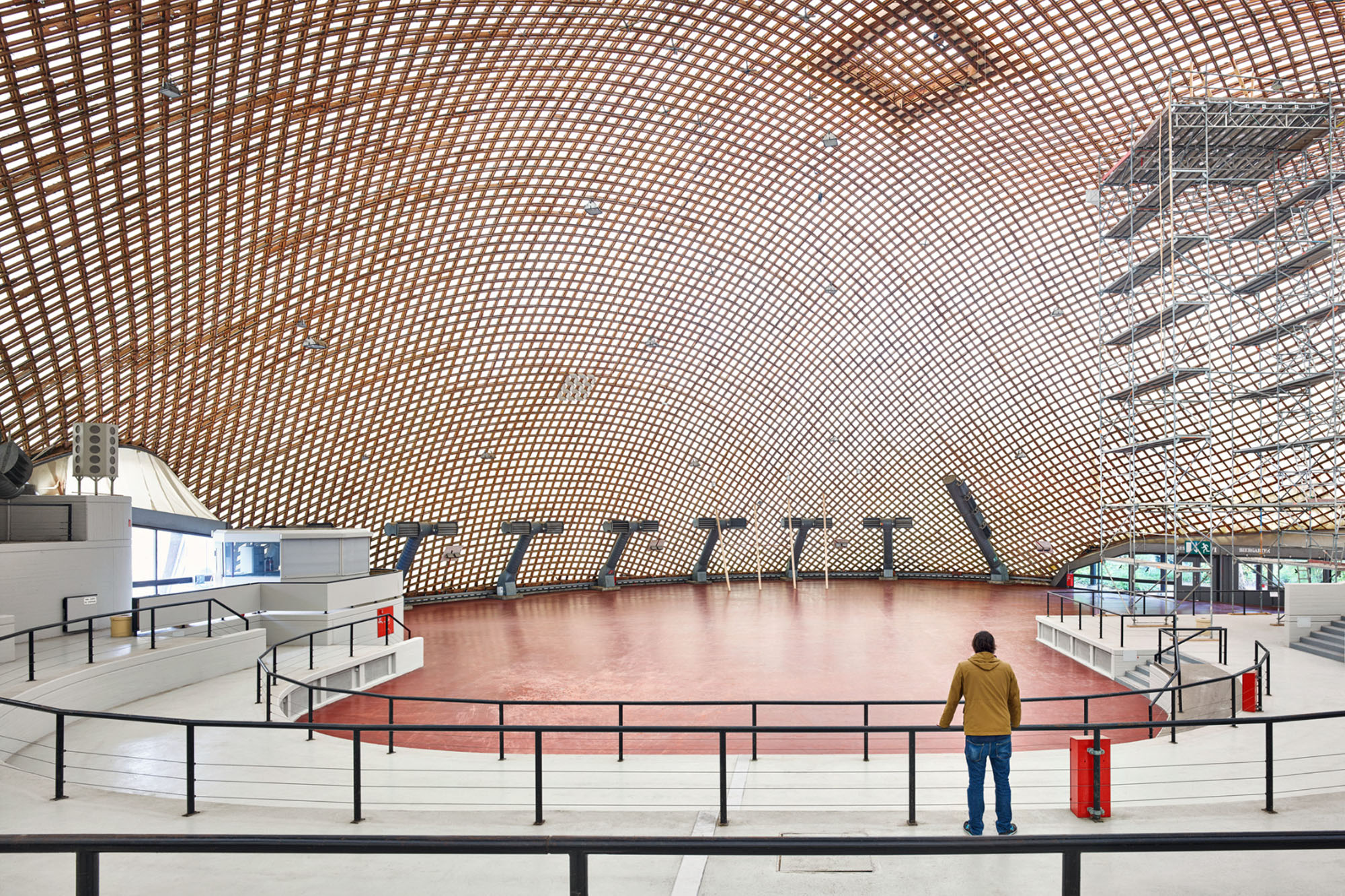 〈マンハイム多目的ホール〉Fast + Epp